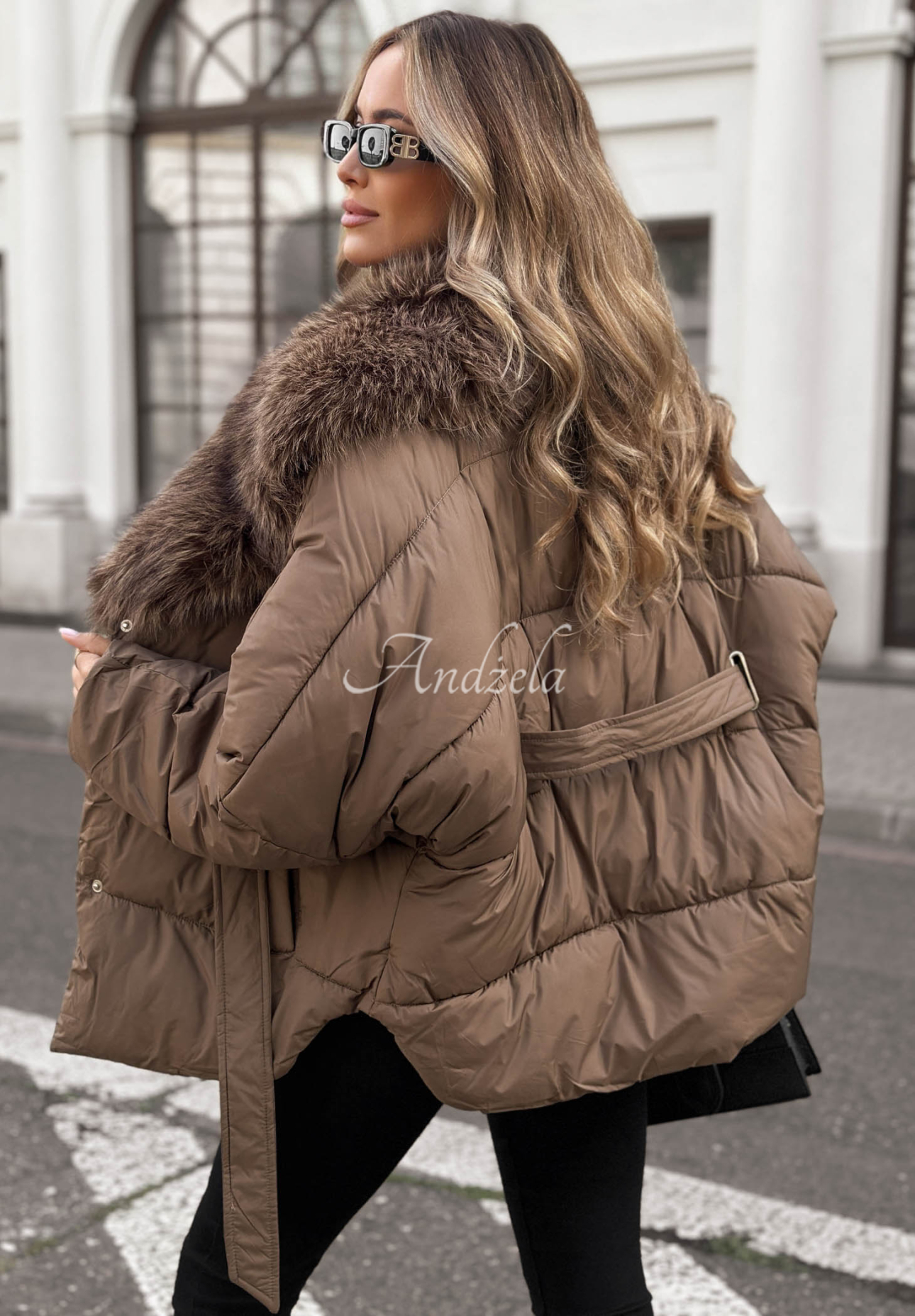 Gesteppte Jacke mit Kunstfell und Gürtel Cinnamon Touch Schokoladenbraun