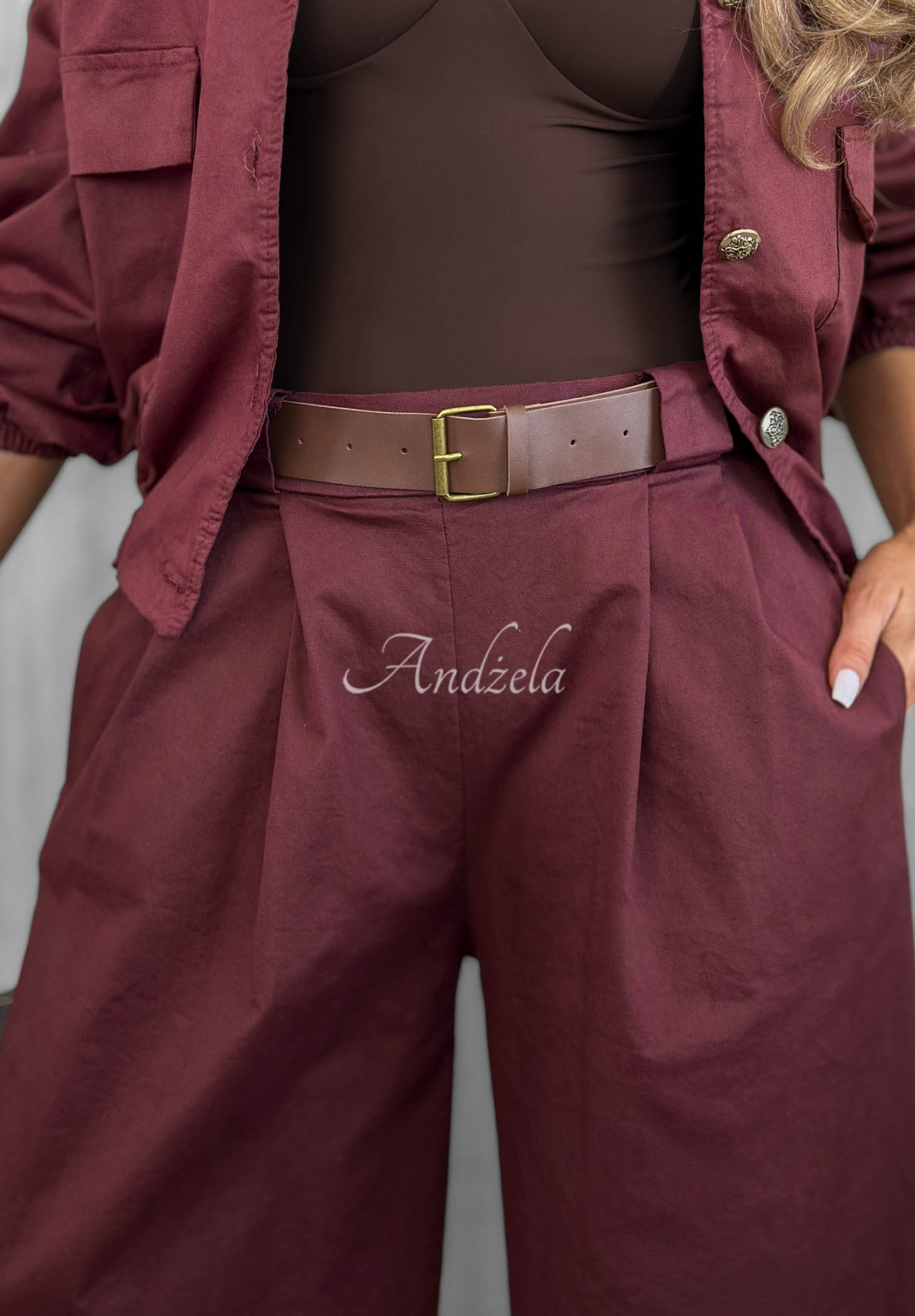 Weite Baumwollhose mit Gürtel Iconic Style Beerenfarben