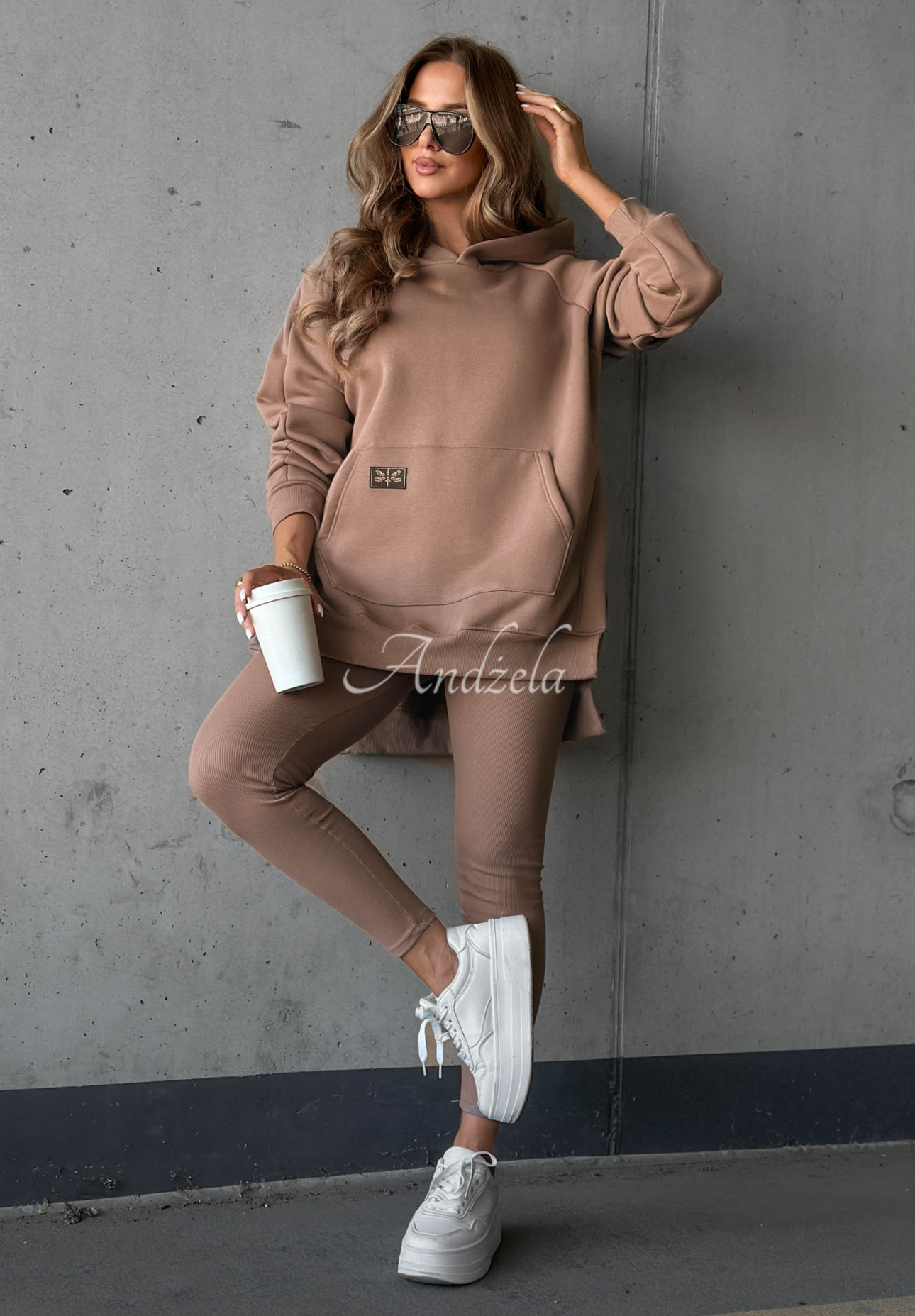 Sweatshirt mit Tasche und Kapuze Siempre Mokkafarben