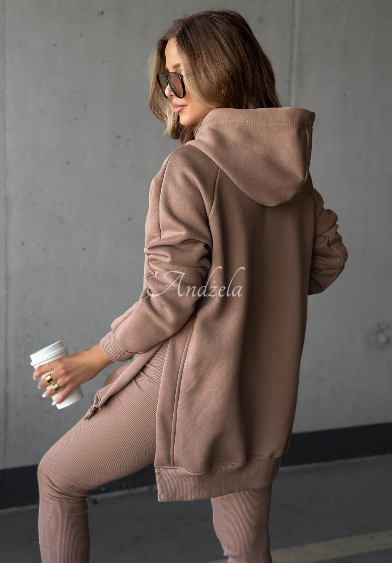 Sweatshirt mit Tasche und Kapuze Siempre Mokkafarben