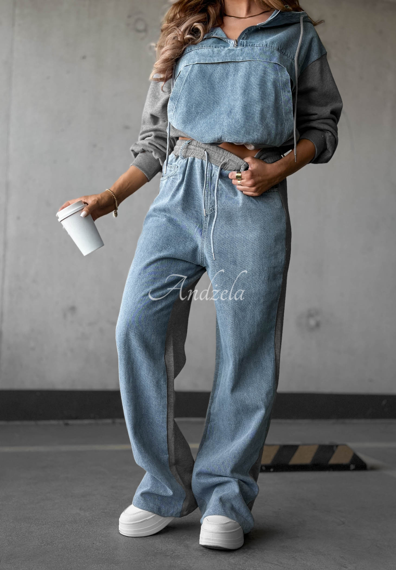 Trainingsanzug mit Denim-Einsätzen Never Forget Grau