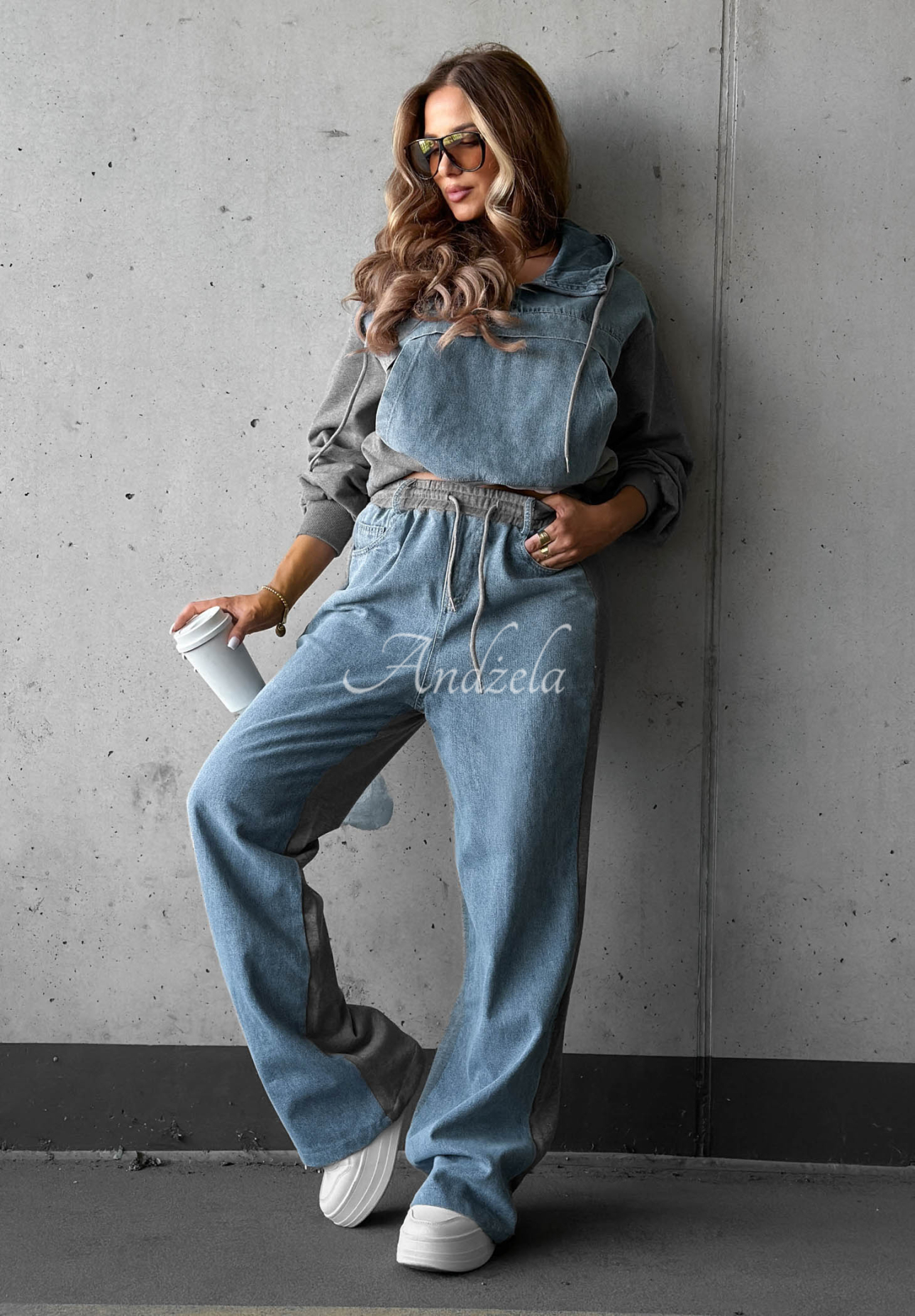 Trainingsanzug mit Denim-Einsätzen Never Forget Grau