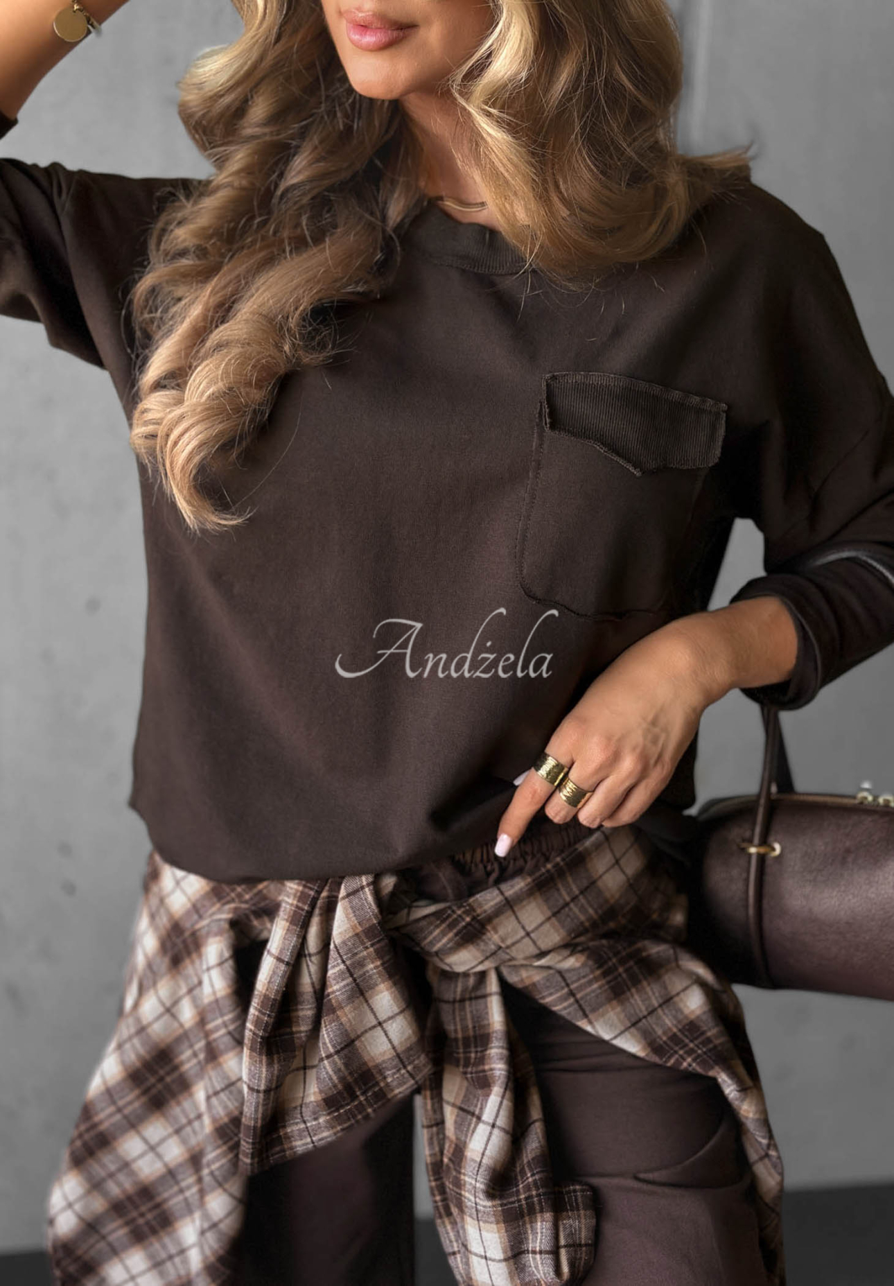 Baumwoll-Sweatshirt mit Tasche Simple Day Schokoladenbraun