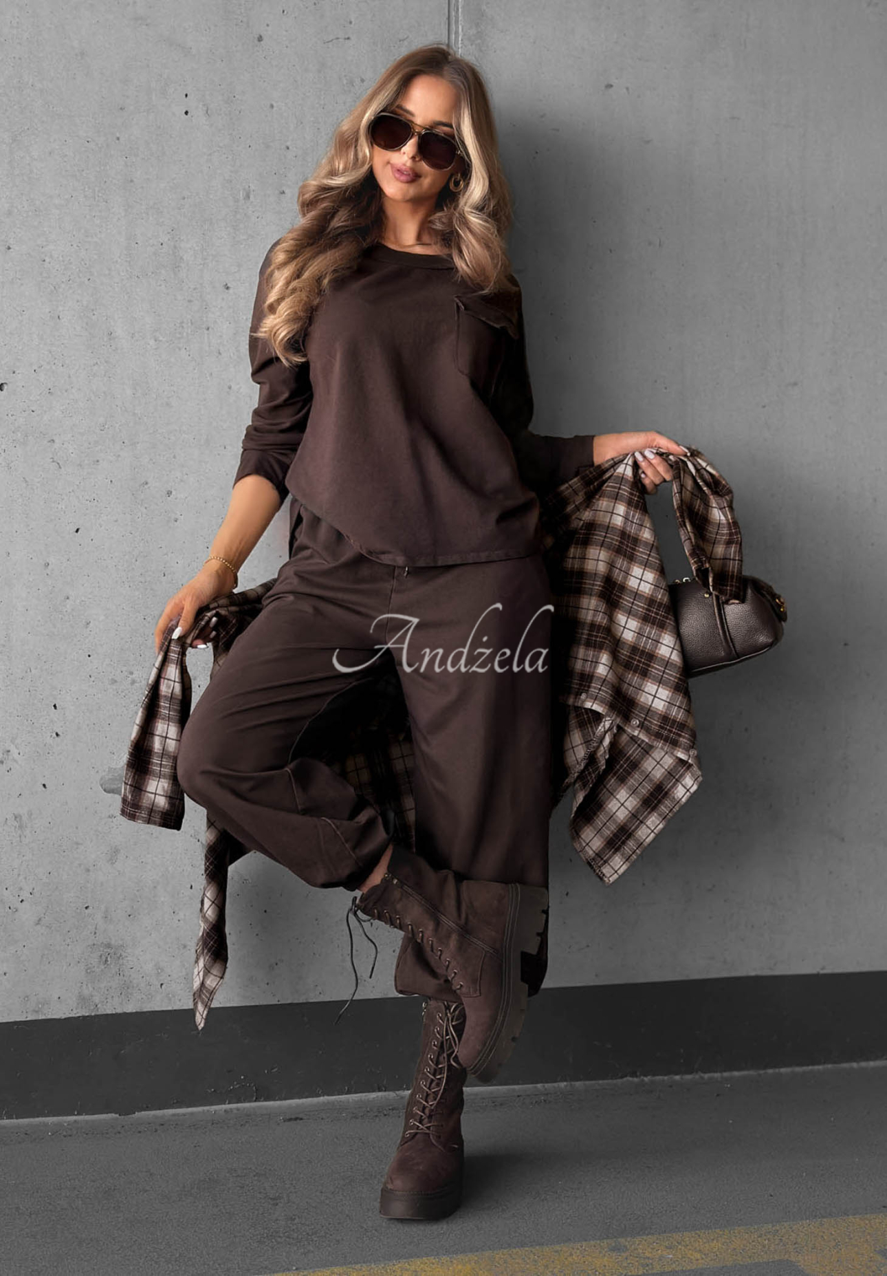 Baumwoll-Sweatshirt mit Tasche Simple Day Schokoladenbraun