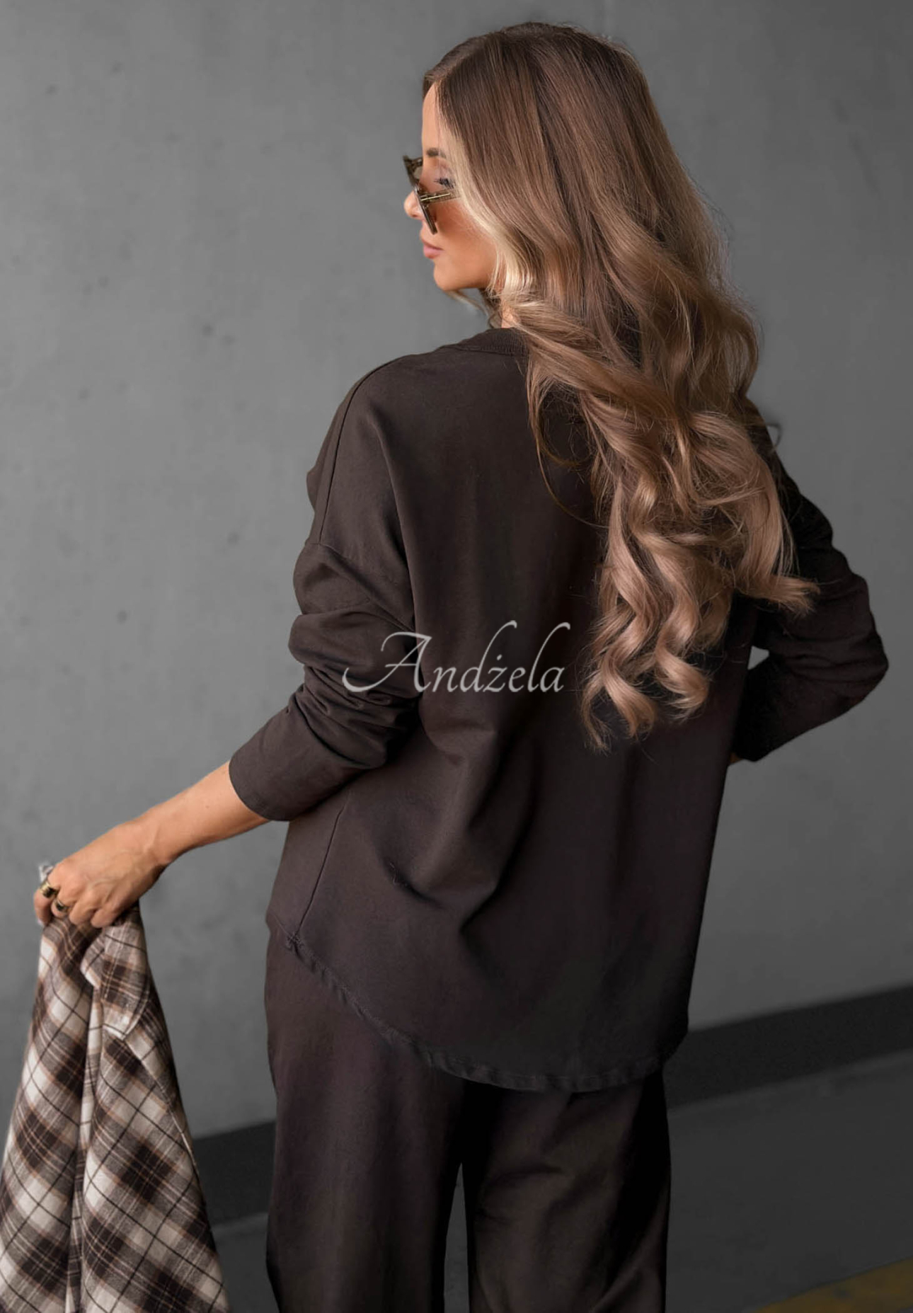 Baumwoll-Sweatshirt mit Tasche Simple Day Schokoladenbraun