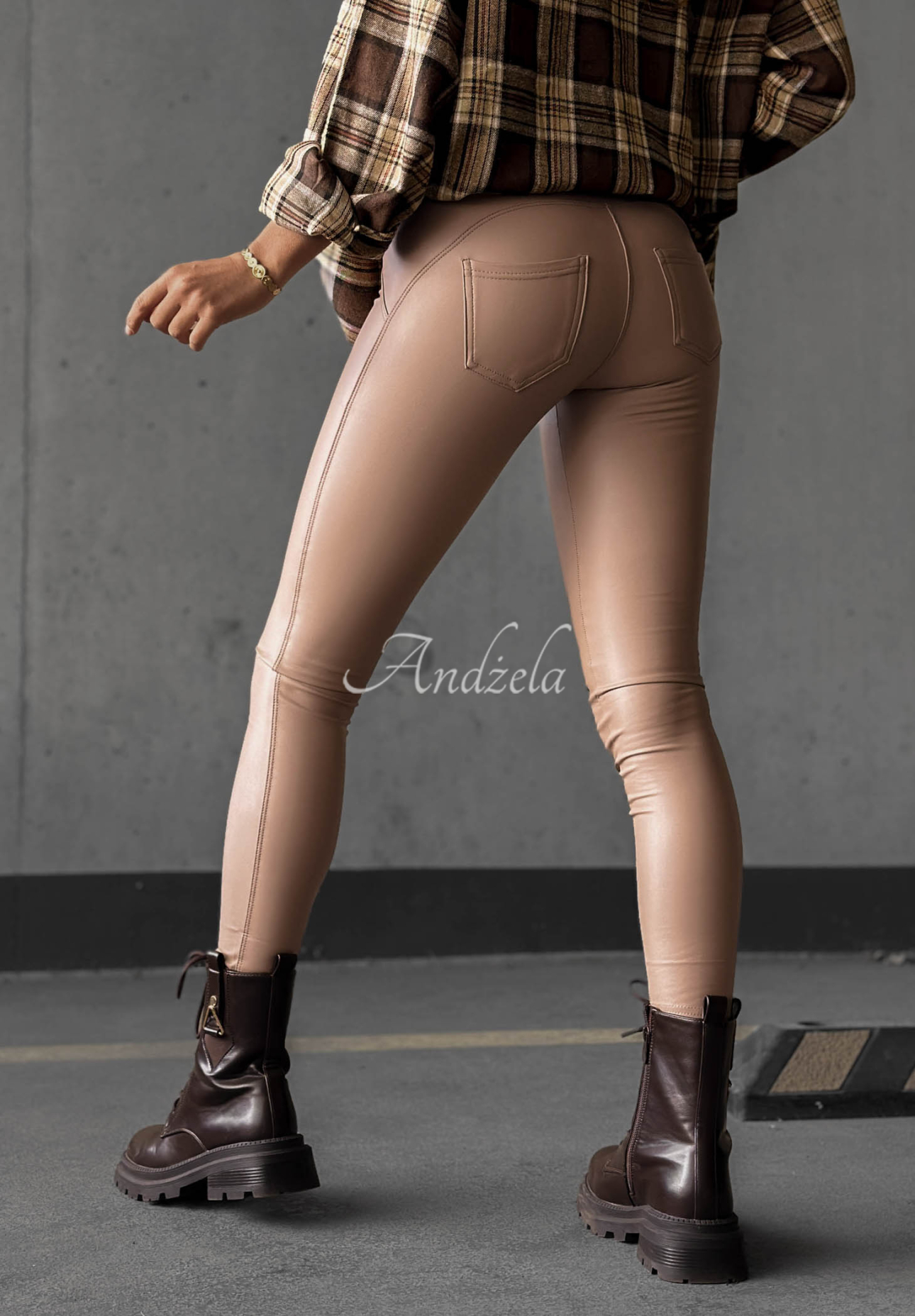 Leggings aus Lederimitat What’s Your Number Camel