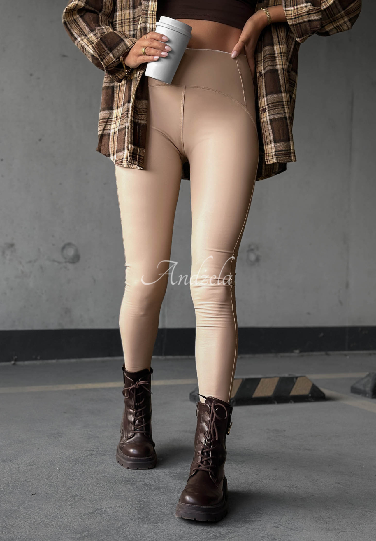 Leggings aus Lederimitat What’s Your Number Beige