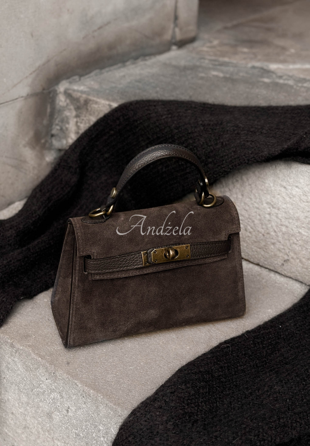 Wildlederhandtasche mit Henkel Mellow Season Schokoladenbraun