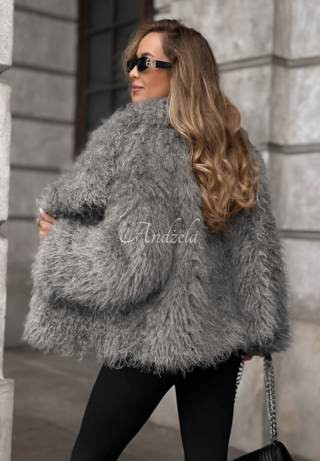 Kurzer Pelzmantel mit Kragen Milk Foam Grau