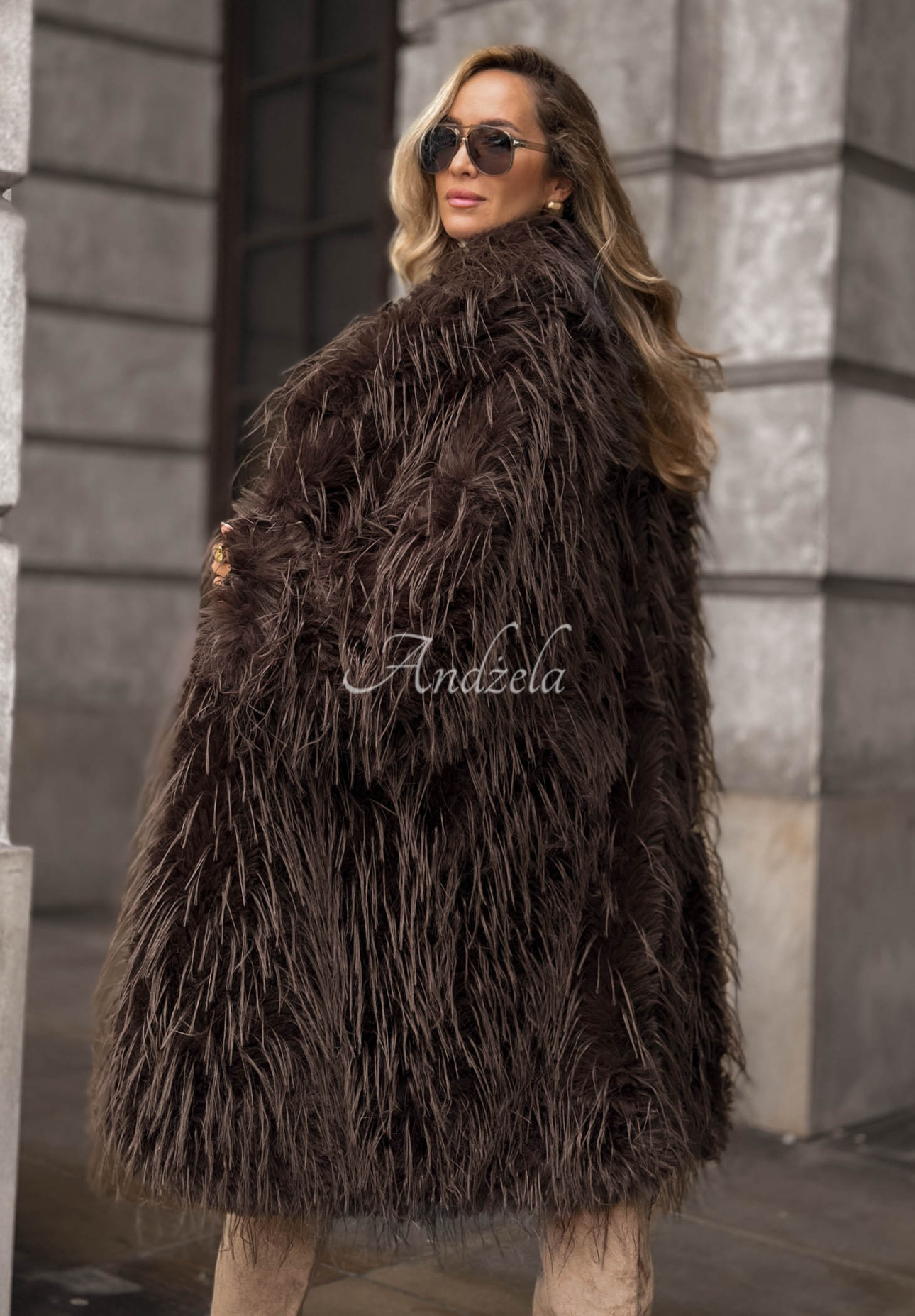 Langer Pelzmantel mit Kragen Cloudy Cuddle Schokoladenbraun