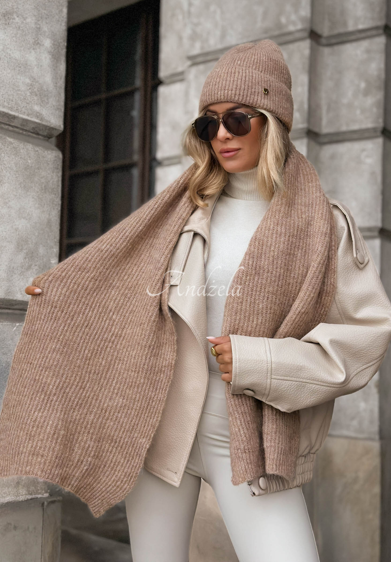 Schal aus Merinowolle und Mohair Snowfall Charm Mokkafarben