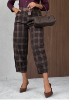 Material Hose mom fit w kratę z paskiem Warm Desire Schokoladenbraun