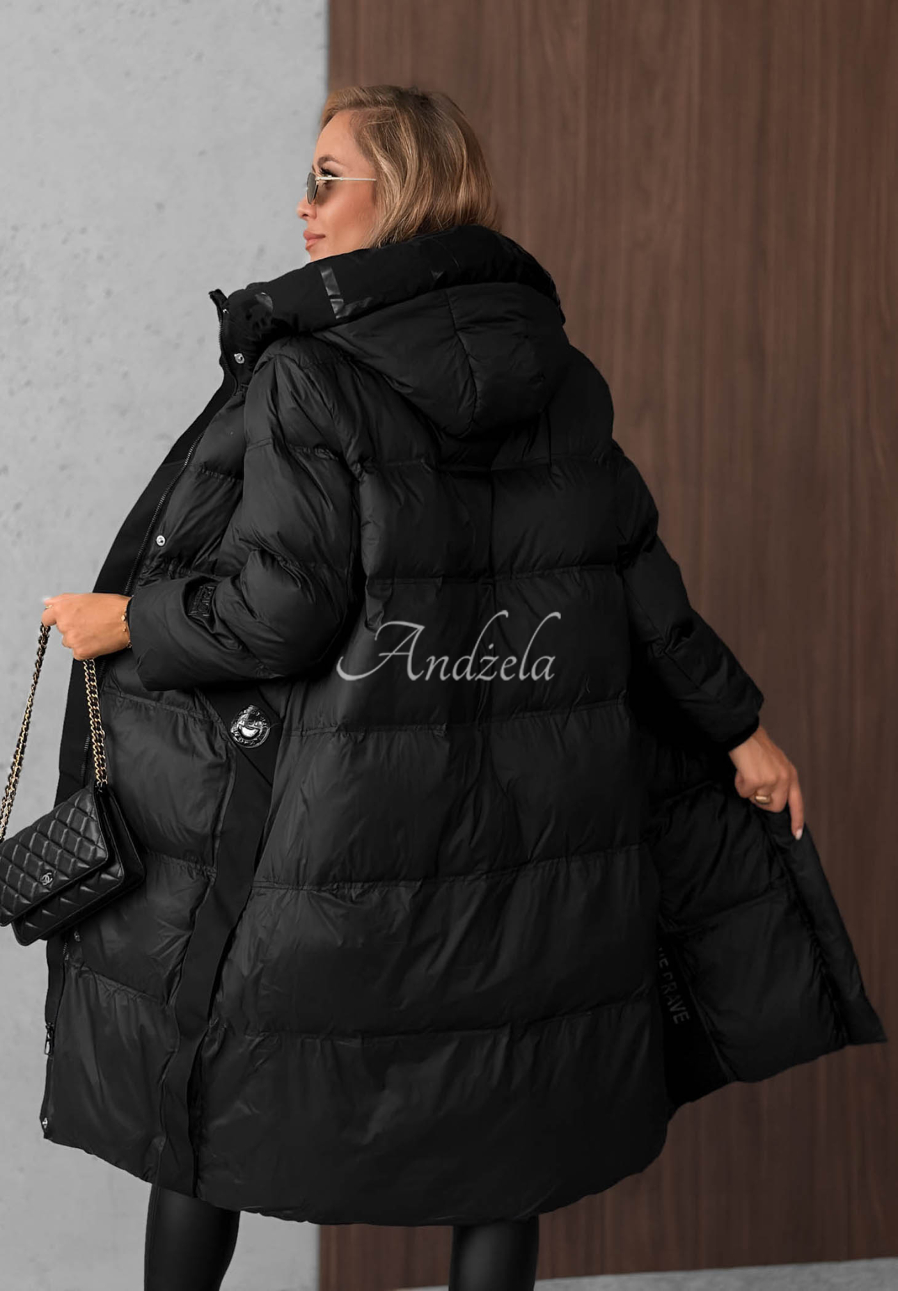 Lange Daunenjacke mit Steppung Need You Schwarz