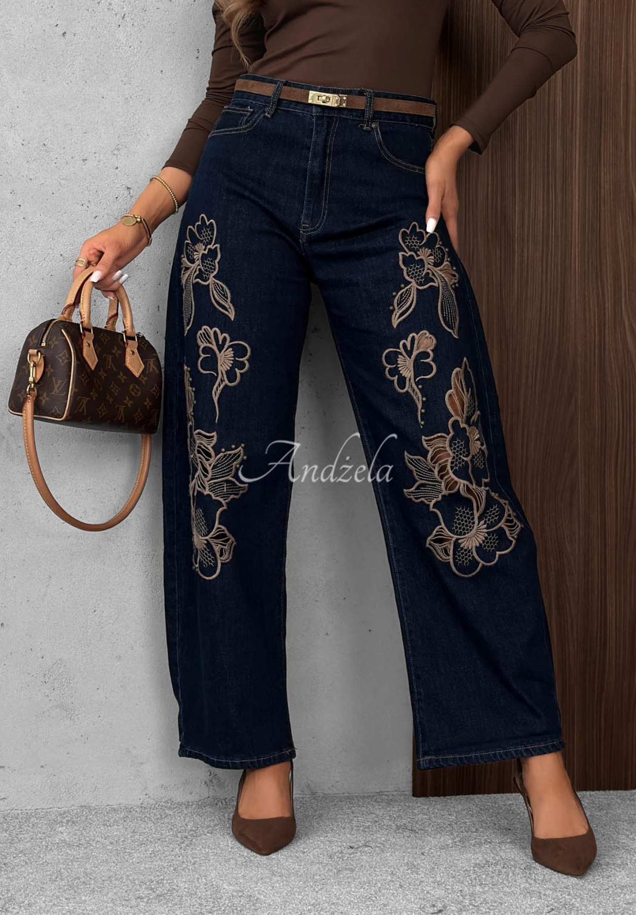 Bananenjeans mit Stickerei Soft Mist Dunkelblau
