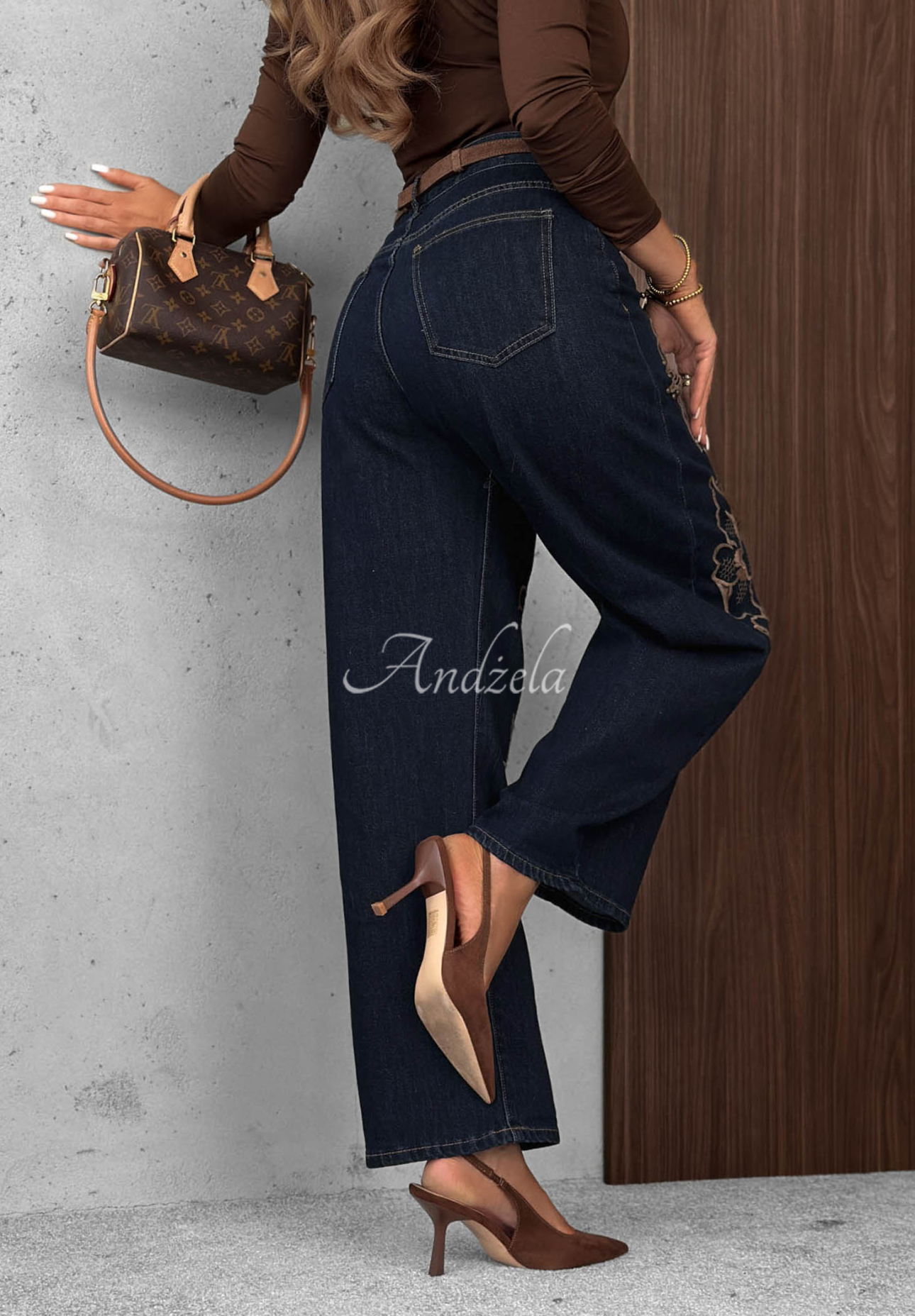 Bananenjeans mit Stickerei Soft Mist Dunkelblau