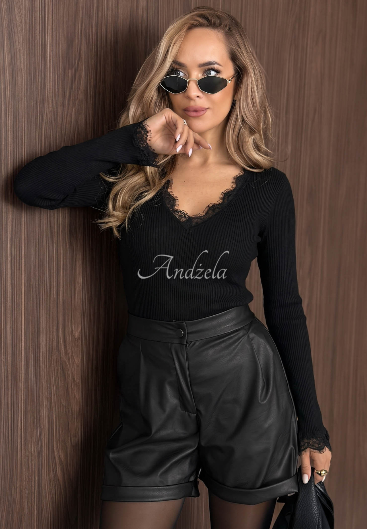 Gerippte Longsleeve-Bluse mit Spitze aus Viskose Soft Beauty Schwarz