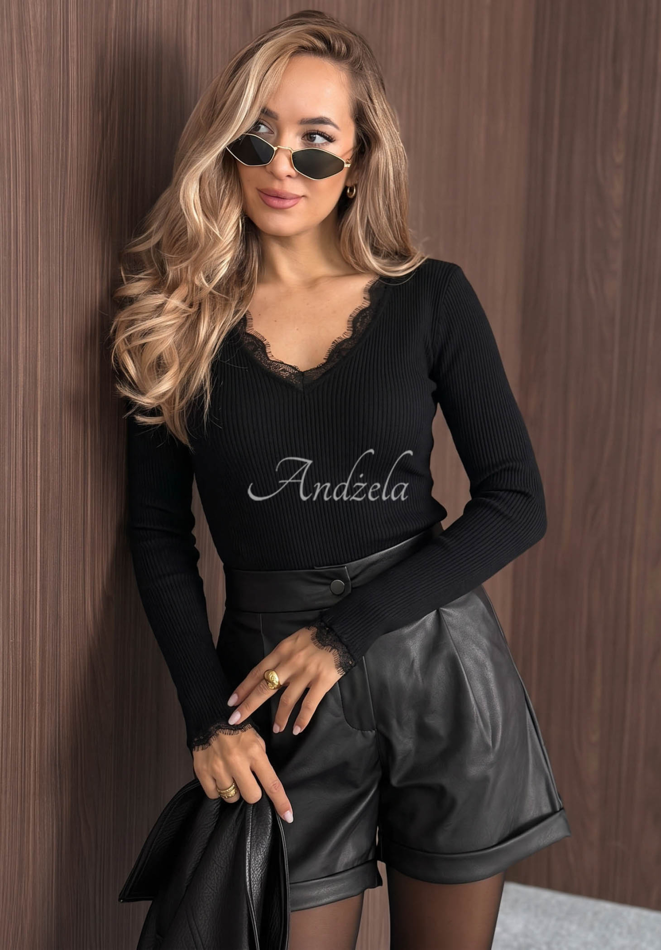 Gerippte Longsleeve-Bluse mit Spitze aus Viskose Soft Beauty Schwarz