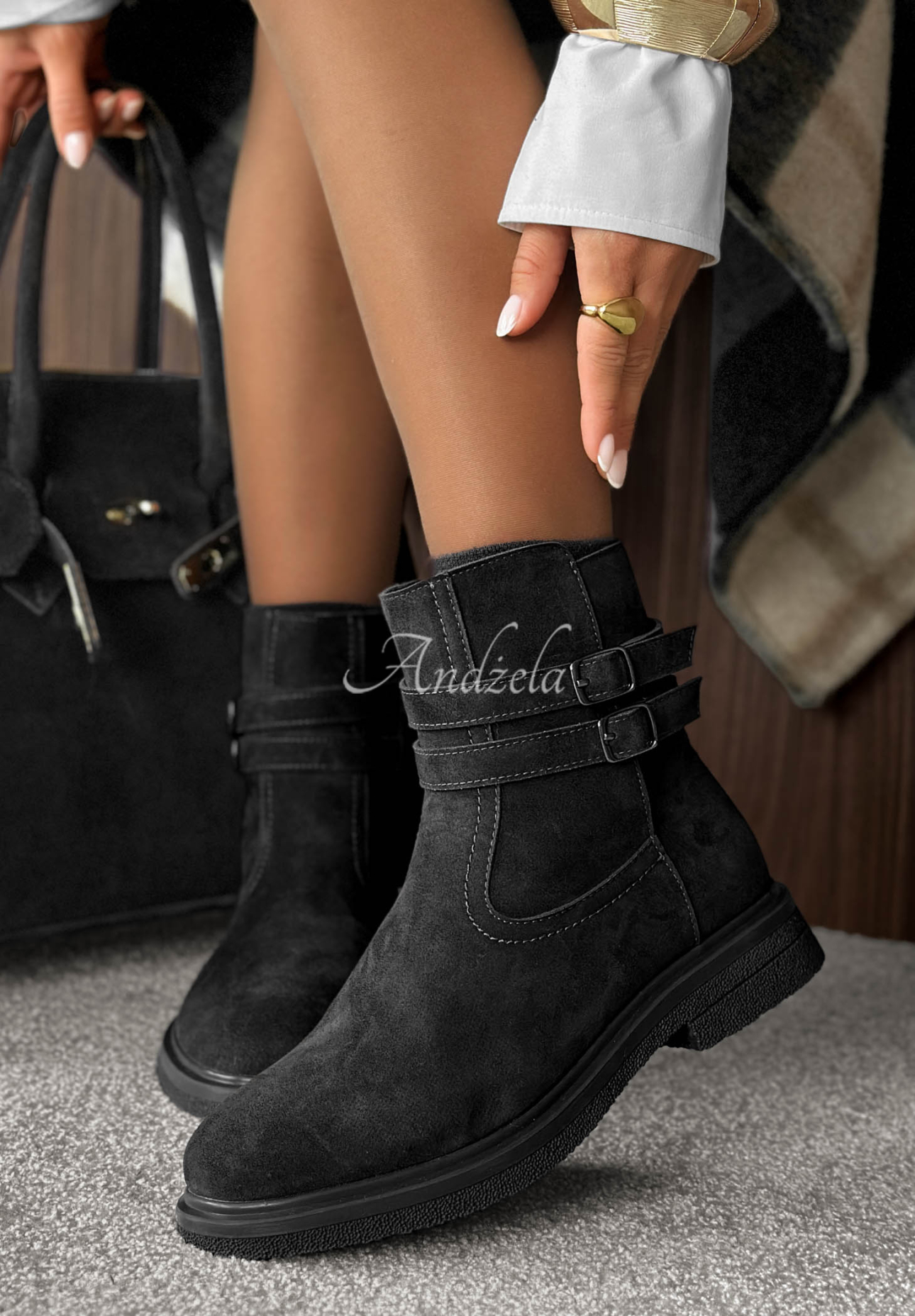 Wildleder-Ankle-Boots mit Schnallen Foggy Morning Schwarz