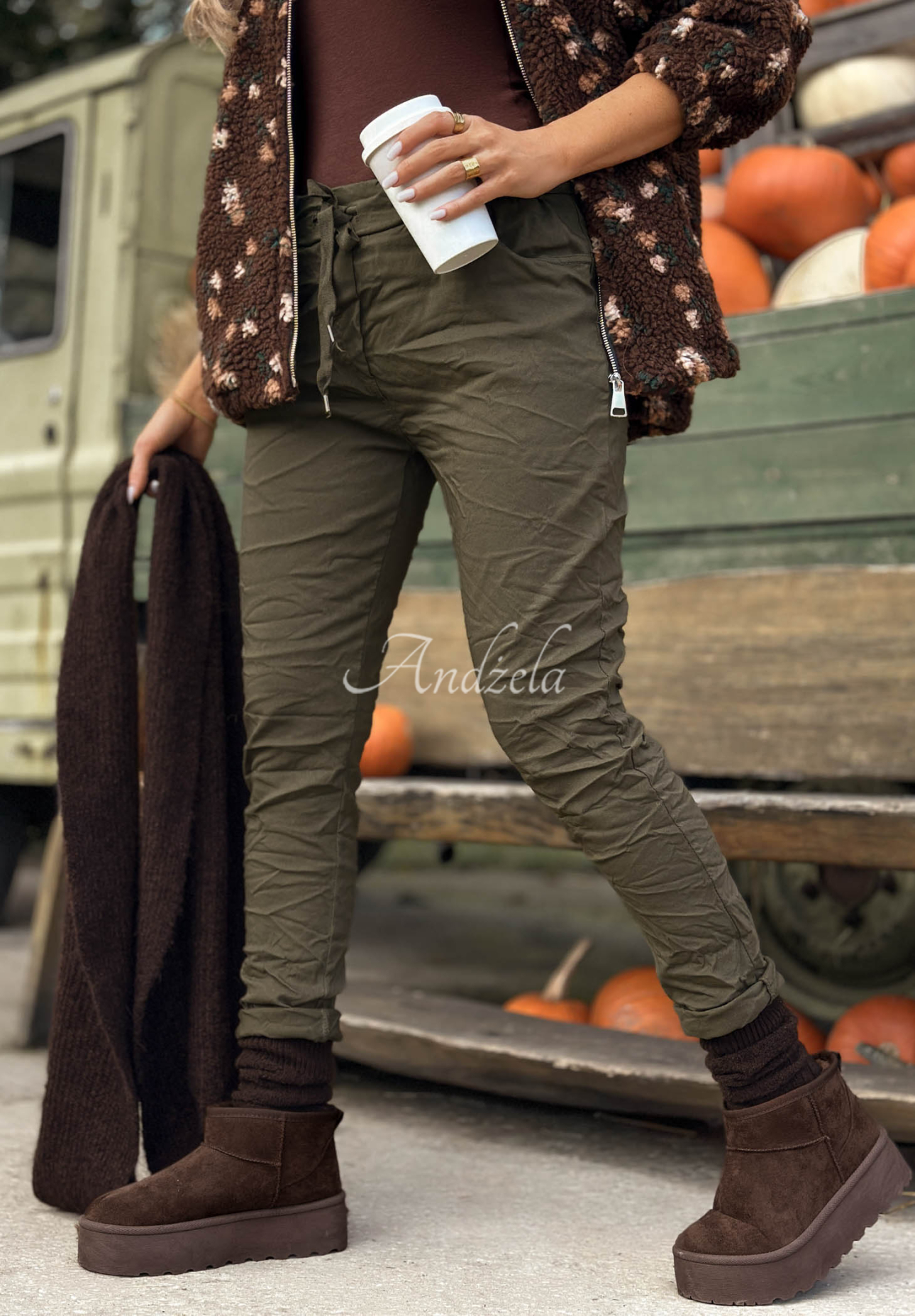 Viskosehose mit Gummizug in der Taille Tea Mood Khaki