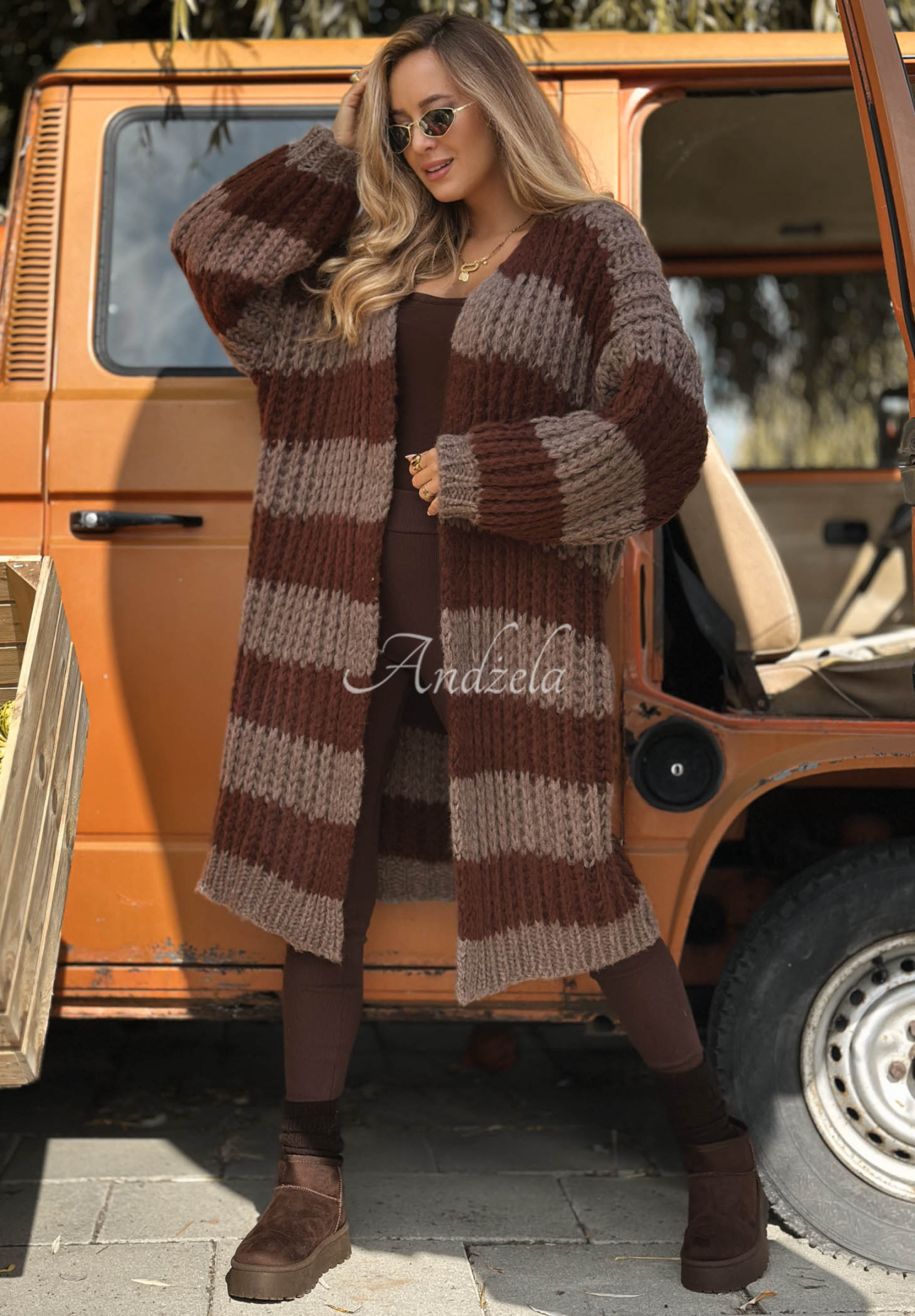 Langer Cardigan mit Puffärmeln und Streifenmuster October Charm Schokoladenbraun