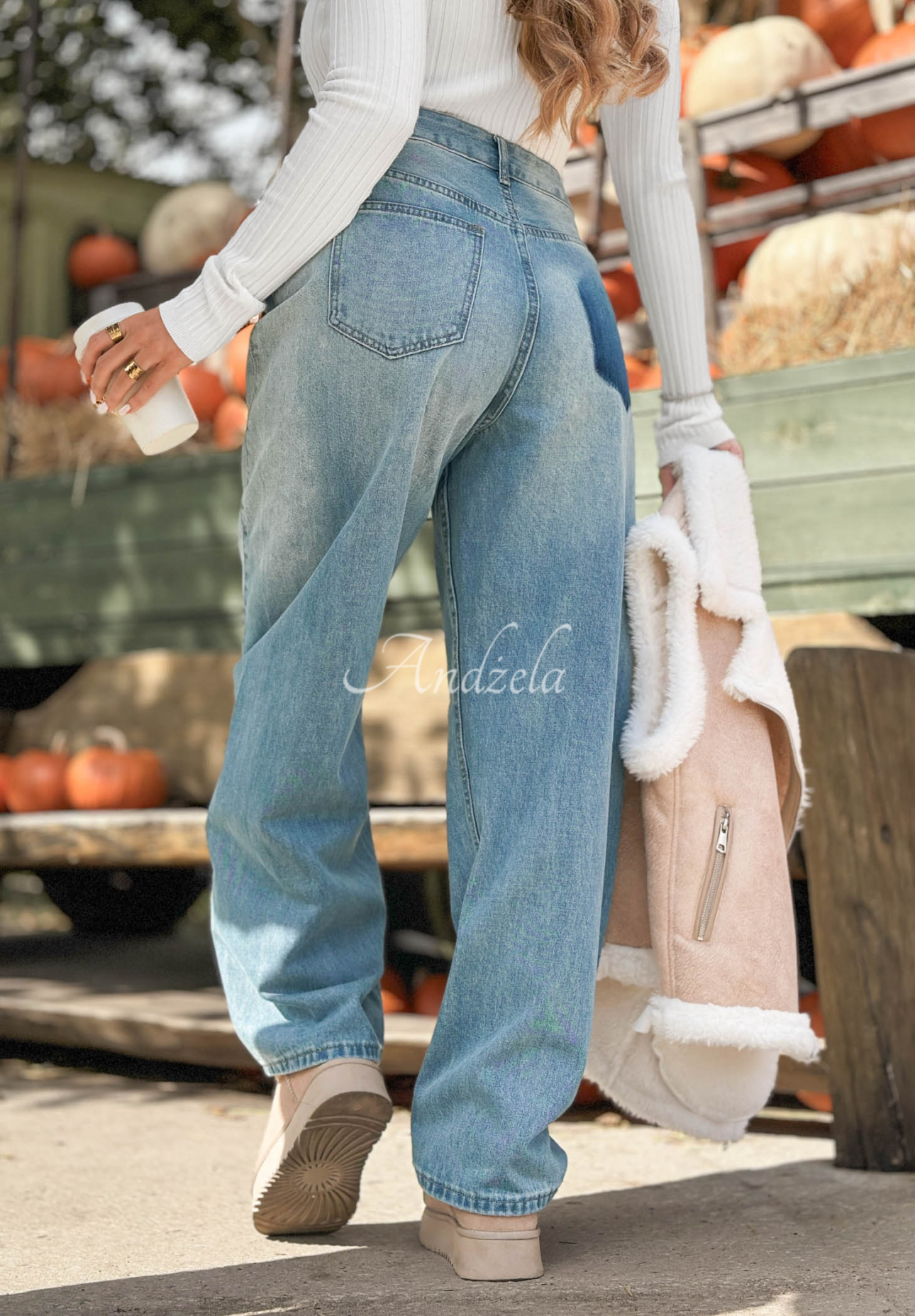 Jeanshose Mom-Fit Cloudy Sunday Hellblau