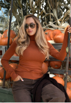 Dopasowany Pullover z golfem Solange rudy