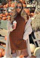Sweterkowa Kleid midi z ozdobnym splotem Misty Darling Beige