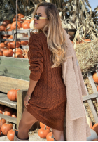 Sweterkowa Kleid midi z ozdobnym splotem Misty Darling Beige