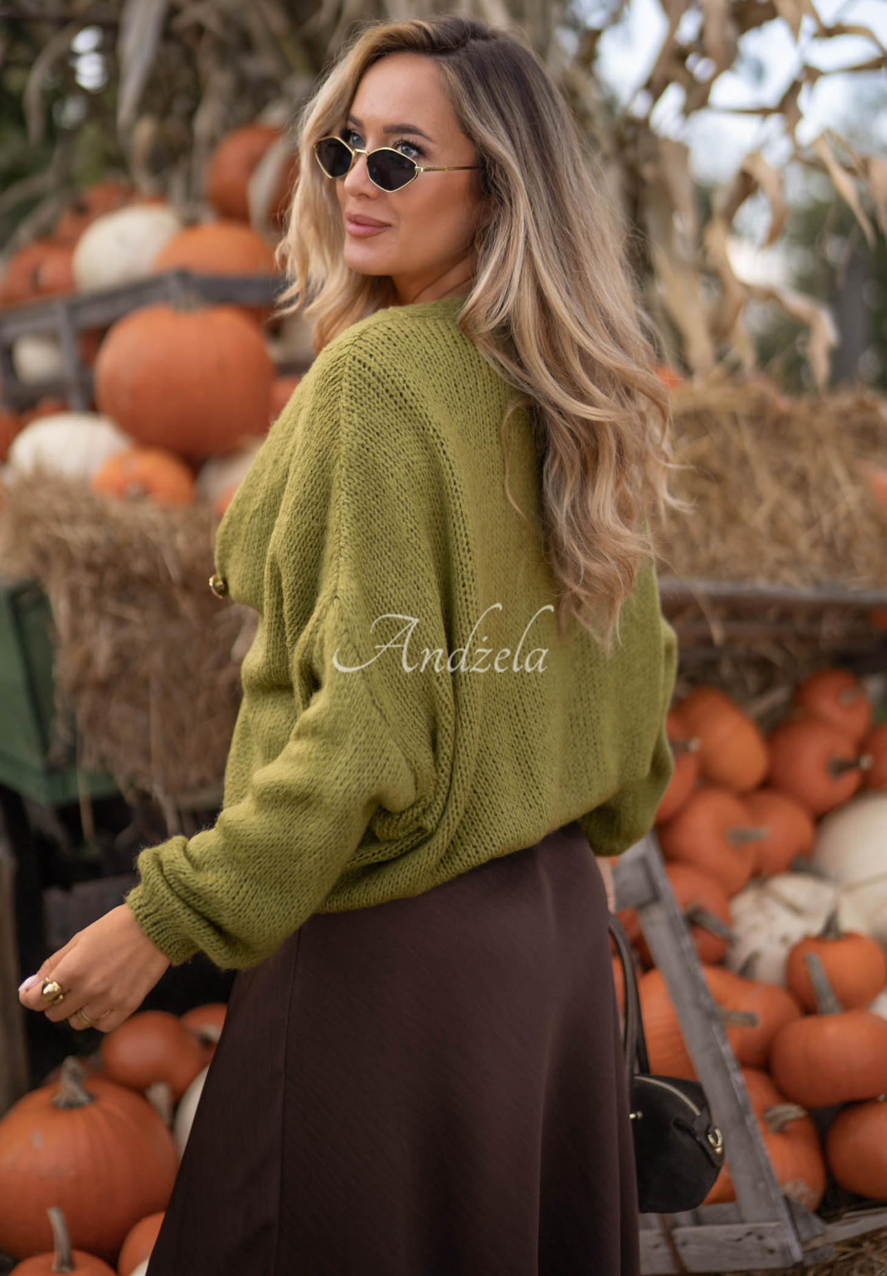 Kurzer Oversize-Cardigan mit Verschluss Cloud Touch Olivgrün