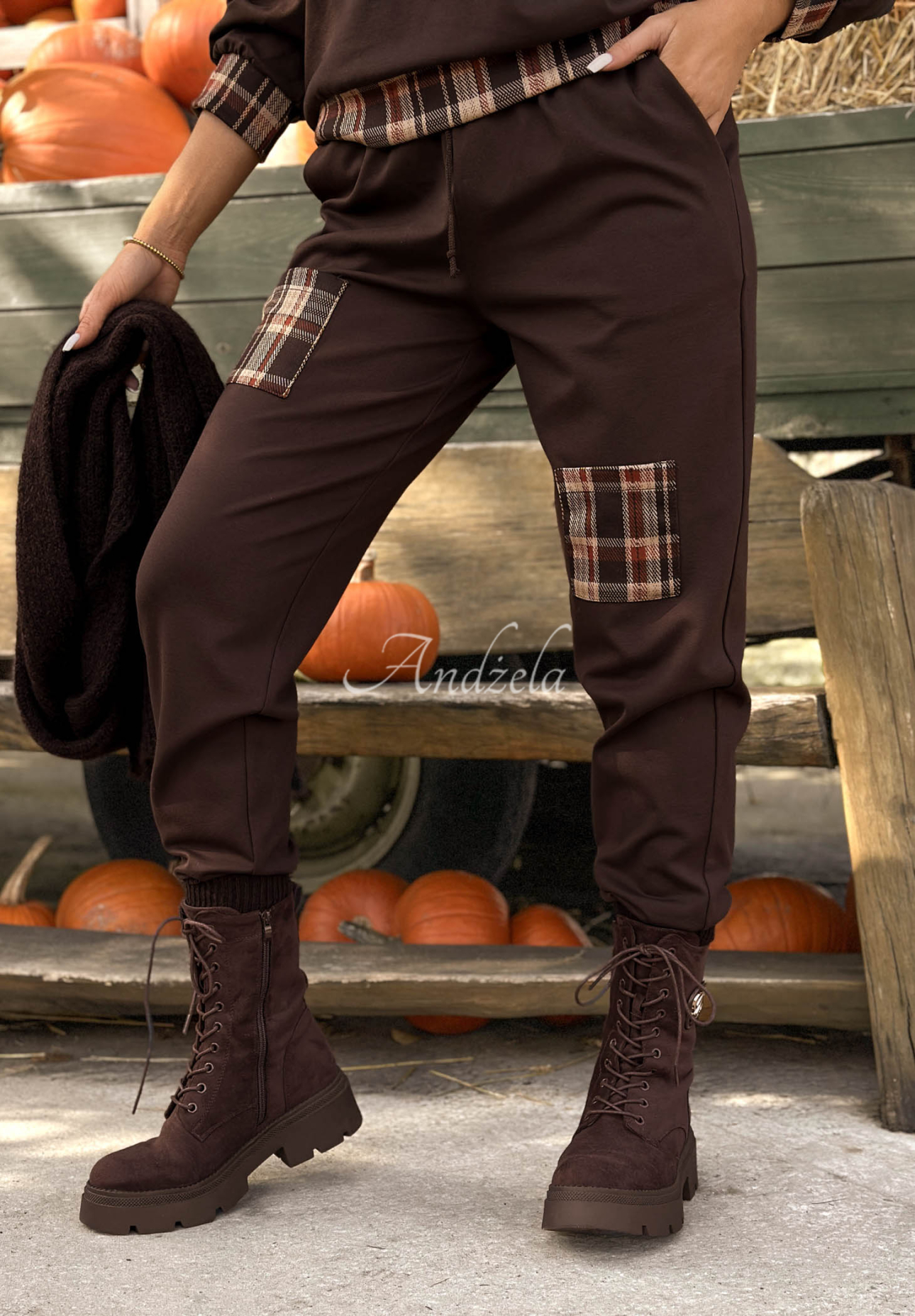 Viskosehose mit Aufnähern mit kariertem Muster Coco Love Schokoladenbraun