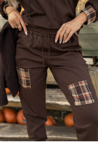Material Hose z naszywkami w kratę Coco Love Schokoladenbraun