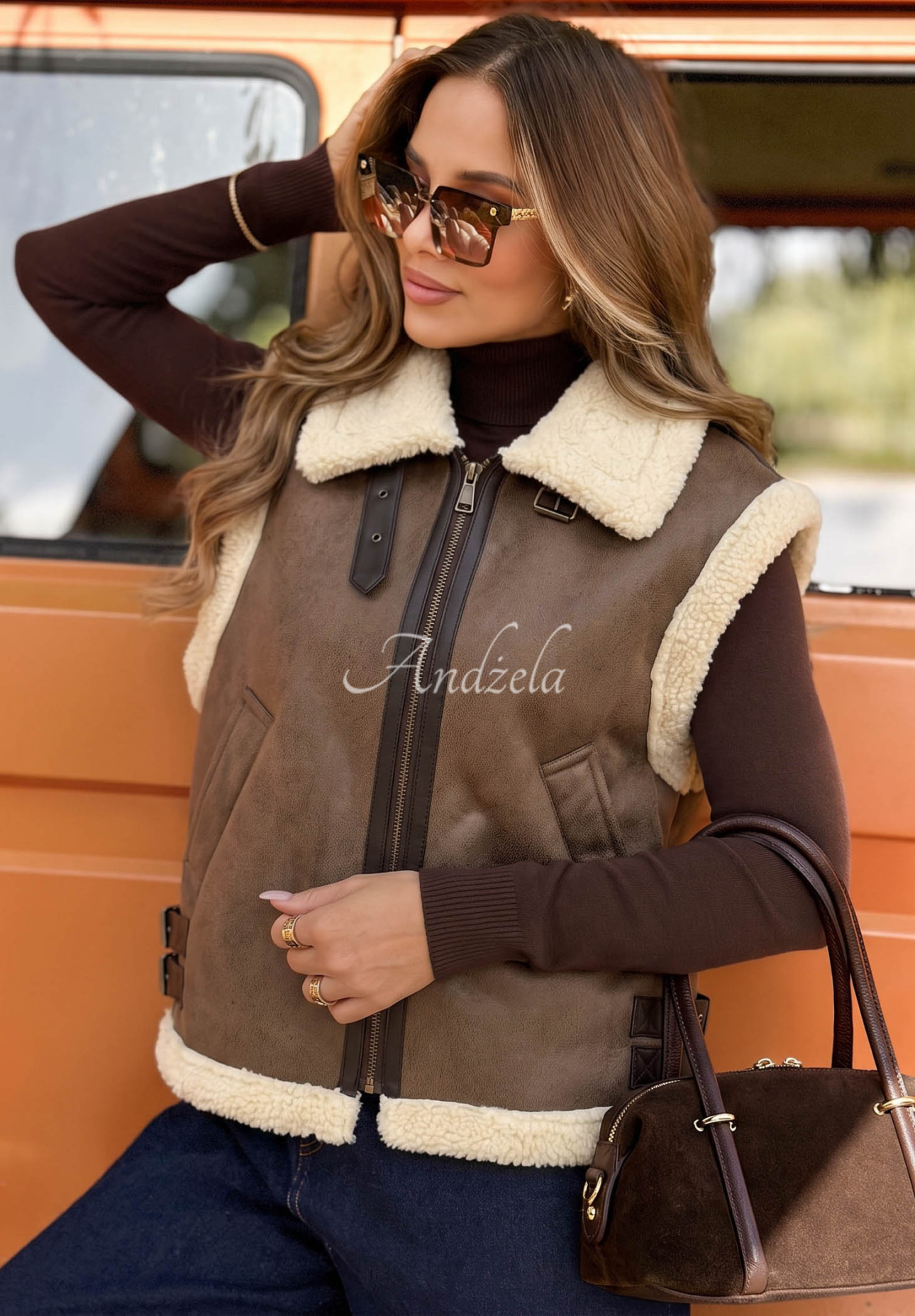 Kurze Weste mit Schaffell Fall Darling Mokkafarben