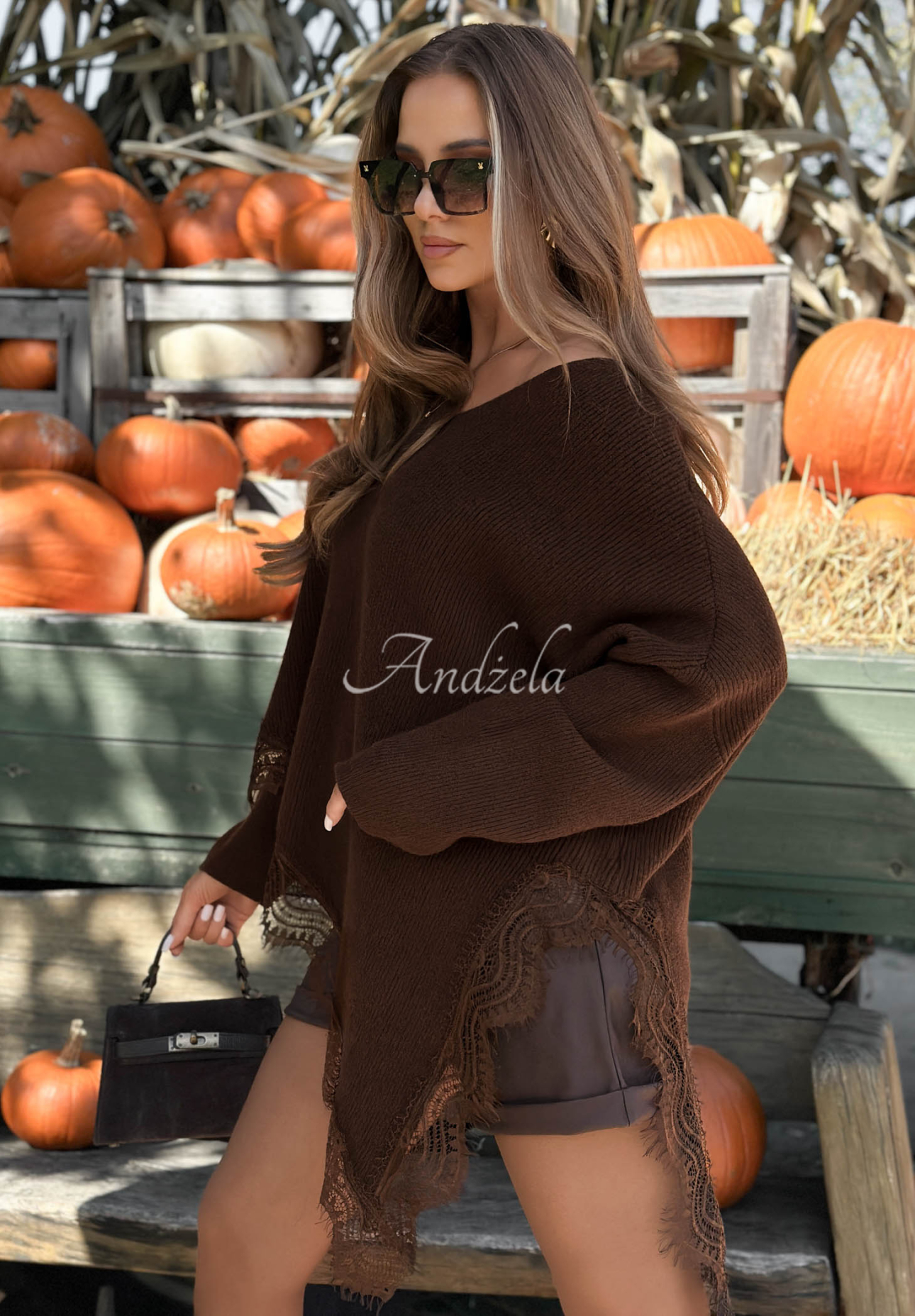 Asymmetrischer Spitzenpullover Secret Desire Schokoladenbraun