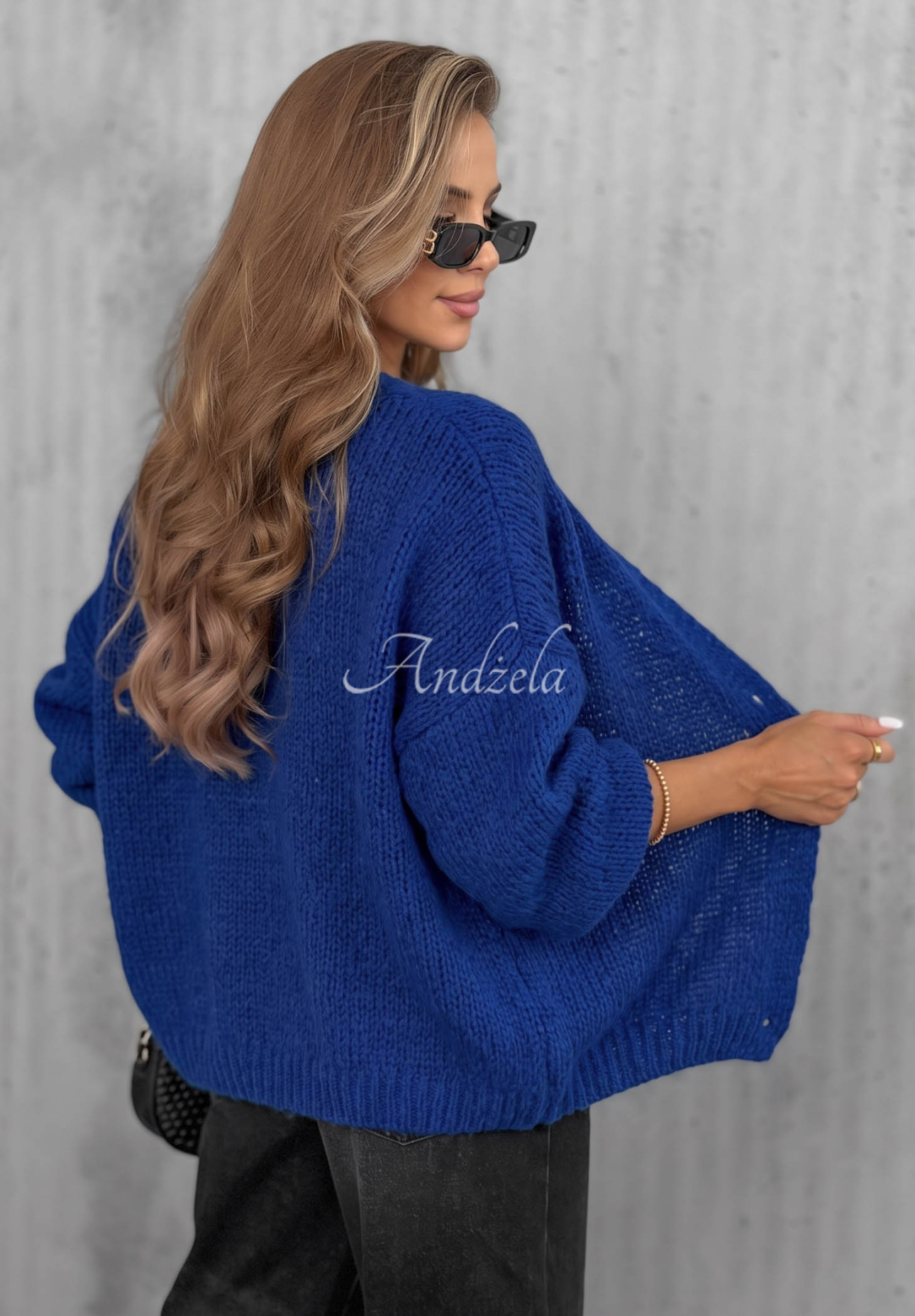 Kurzer Oversize-Cardigan mit Verschluss Cloud Touch Kobaltblau