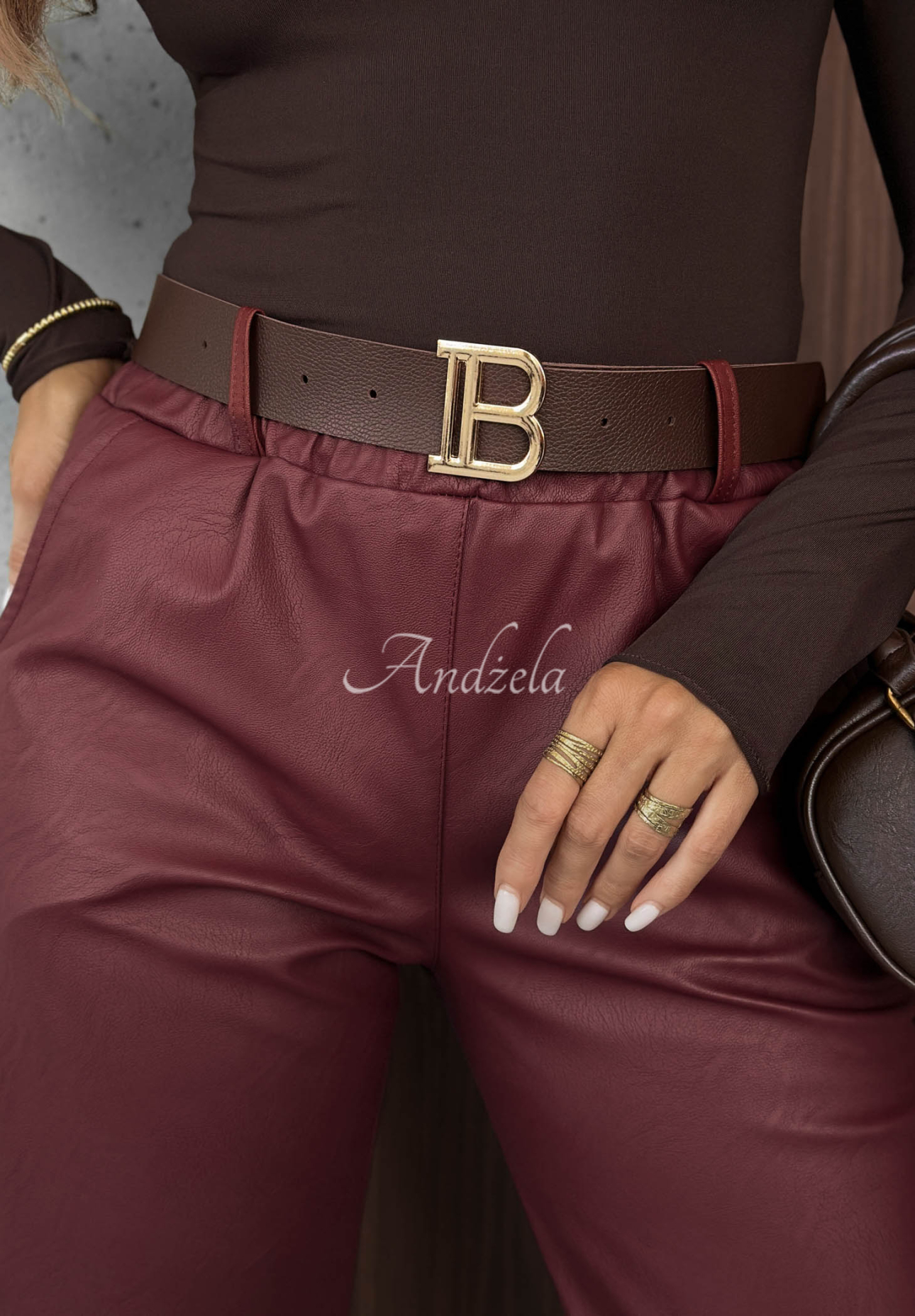 Lederhose mit Gürtel Hazy Hour Burgunderrot