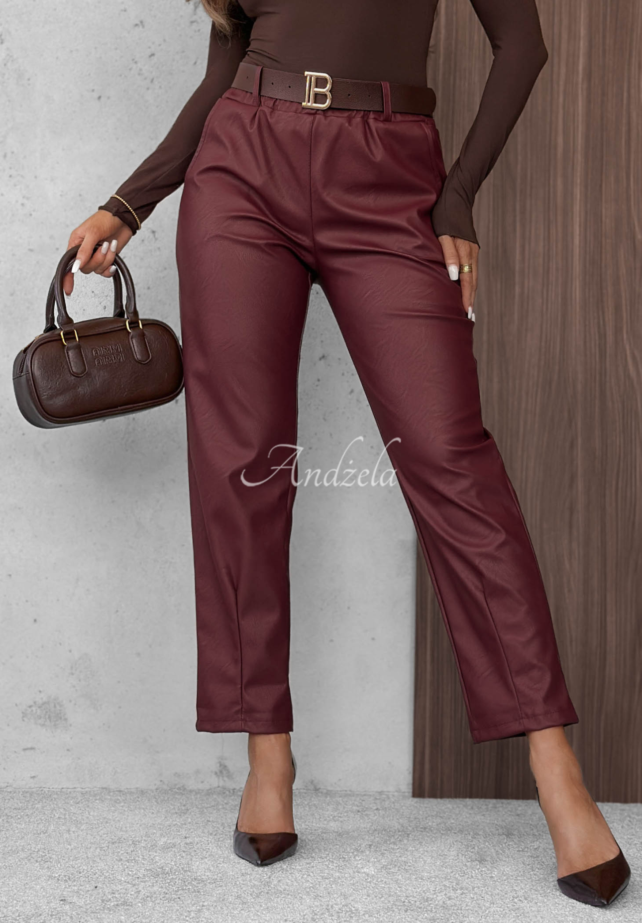 Lederhose mit Gürtel Hazy Hour Burgunderrot