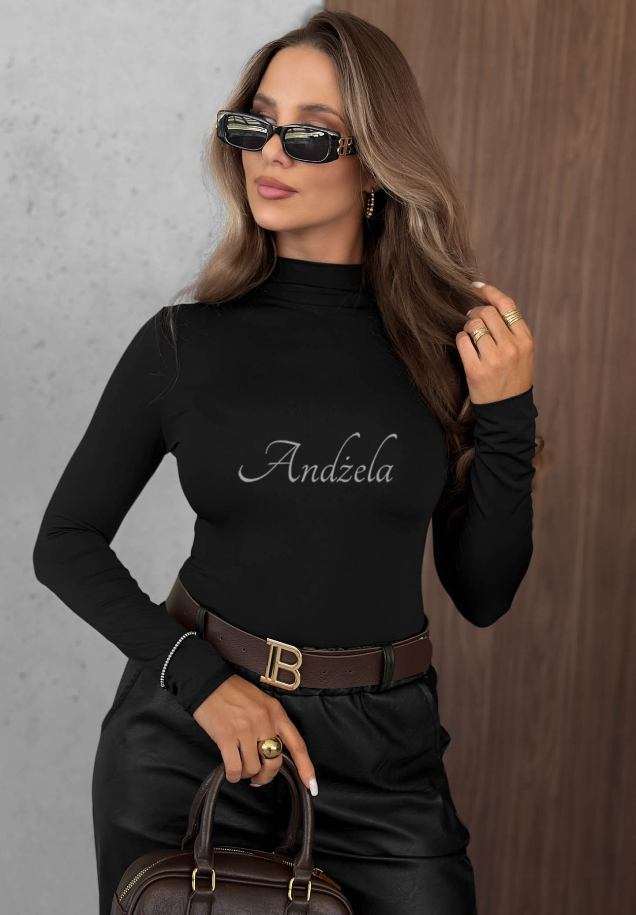 Langärmlige Viskosebluse mit Rollkragen Femme Desire Schwarz