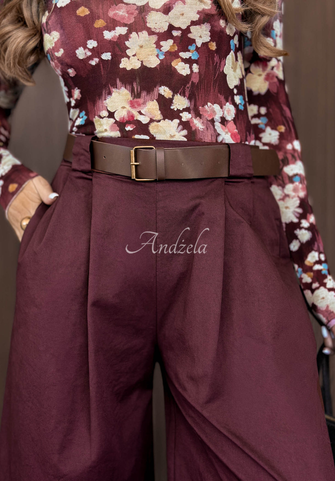 Weite Baumwollhose mit Gürtel Iconic Style Beerenfarben