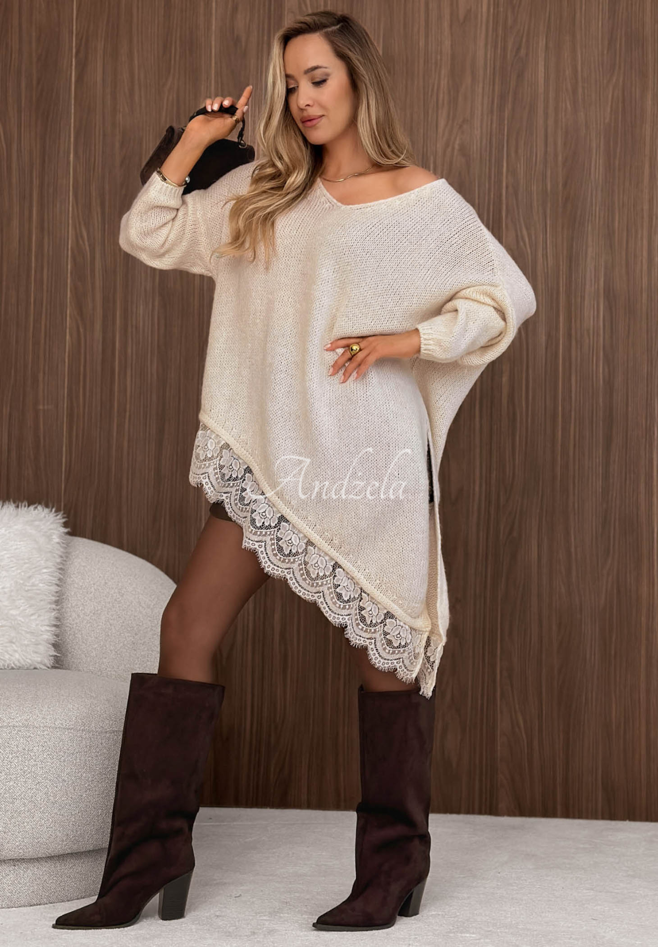 Asymmetrischer Spitzenpullover aus Wolle und Viskose Sweet Seduction Ecru