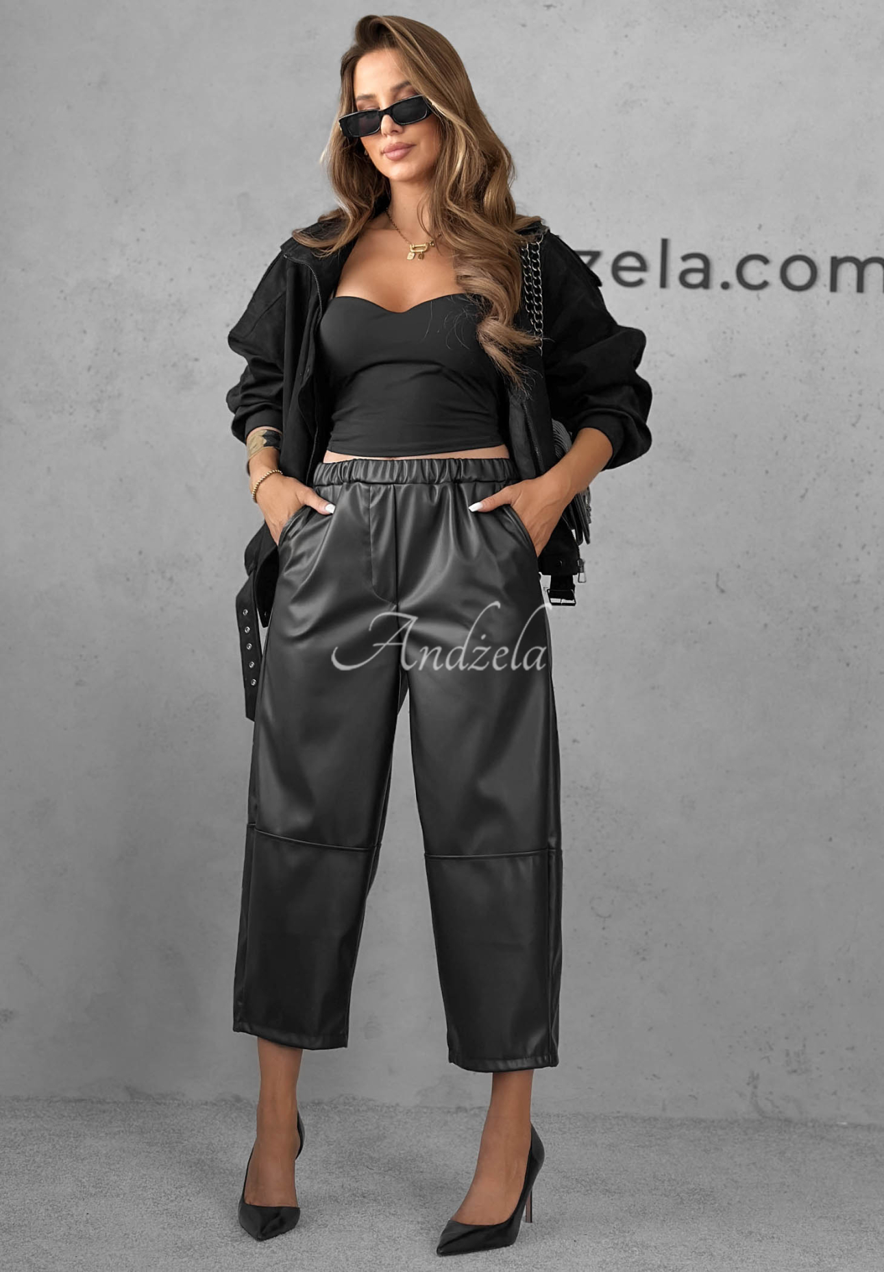 Lederhose mom fit Warm Vanilla Schwarz