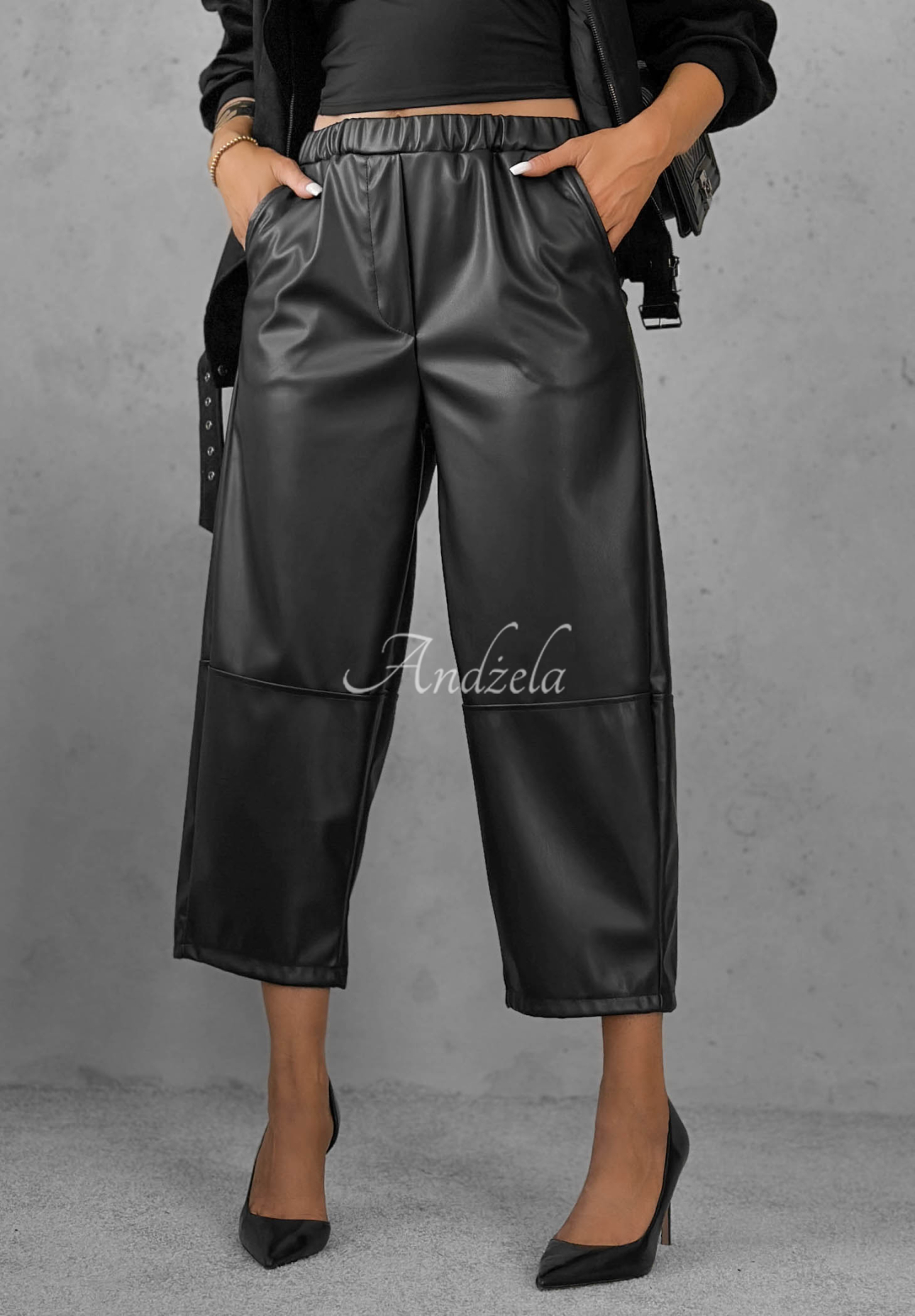 Lederhose mom fit Warm Vanilla Schwarz