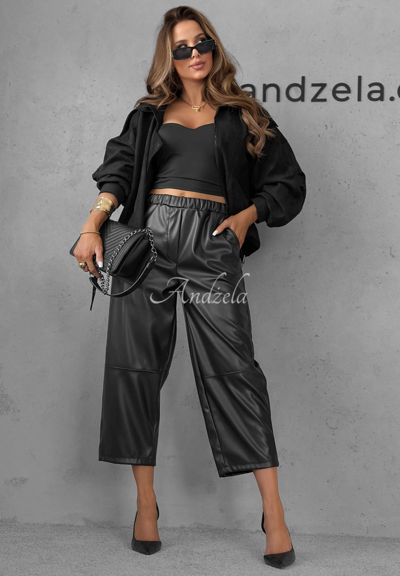 Lederhose mom fit Warm Vanilla Schwarz