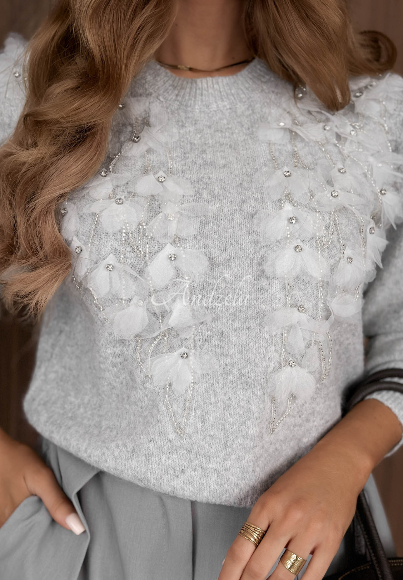 Viskosepullover mit dekorativen Blumen Blooming Mist Grau