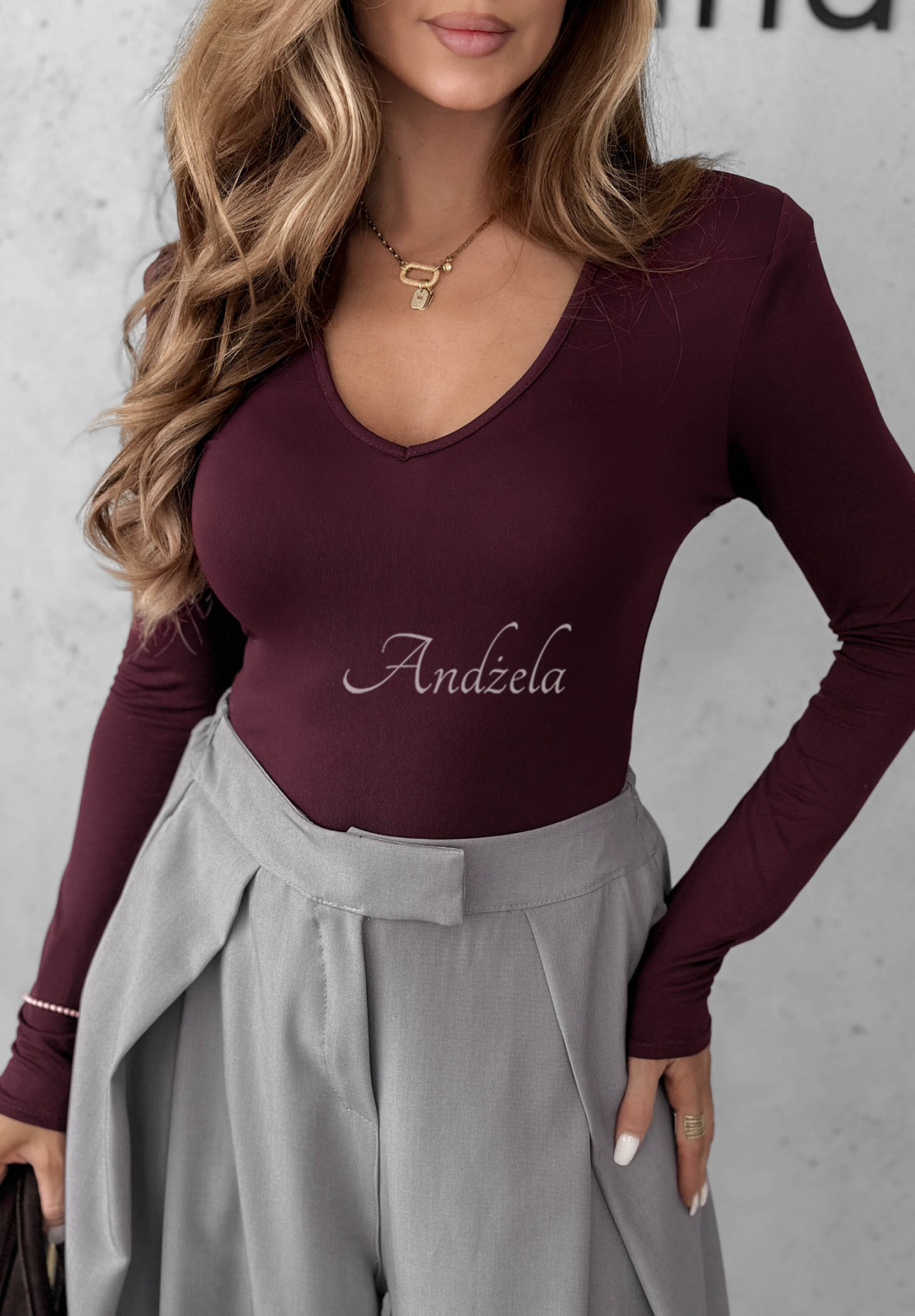 Longsleeve-Bluse mit Ausschnitt Main Girl Burgunderrot