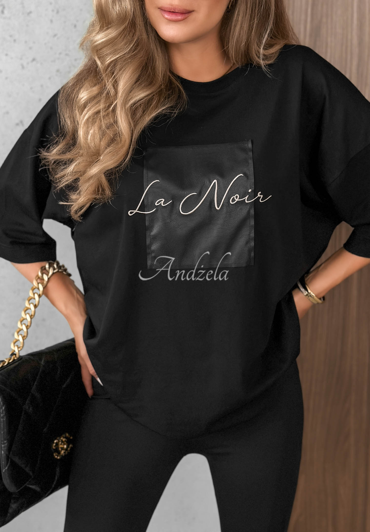 Baumwoll-T-Shirt mit dekorativer Applikation This Happens Schwarz
