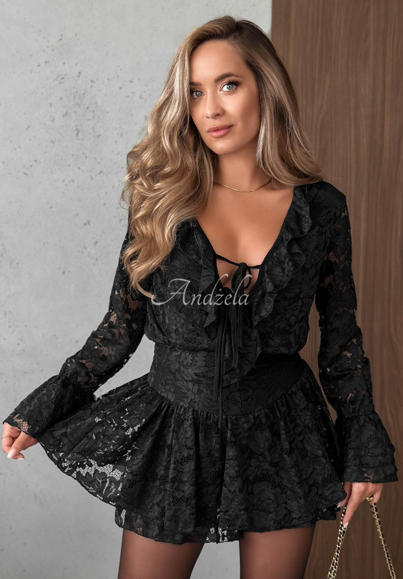 Kurzer Spitzen-Jumpsuit mit Rüschen Pretty Angel Schwarz