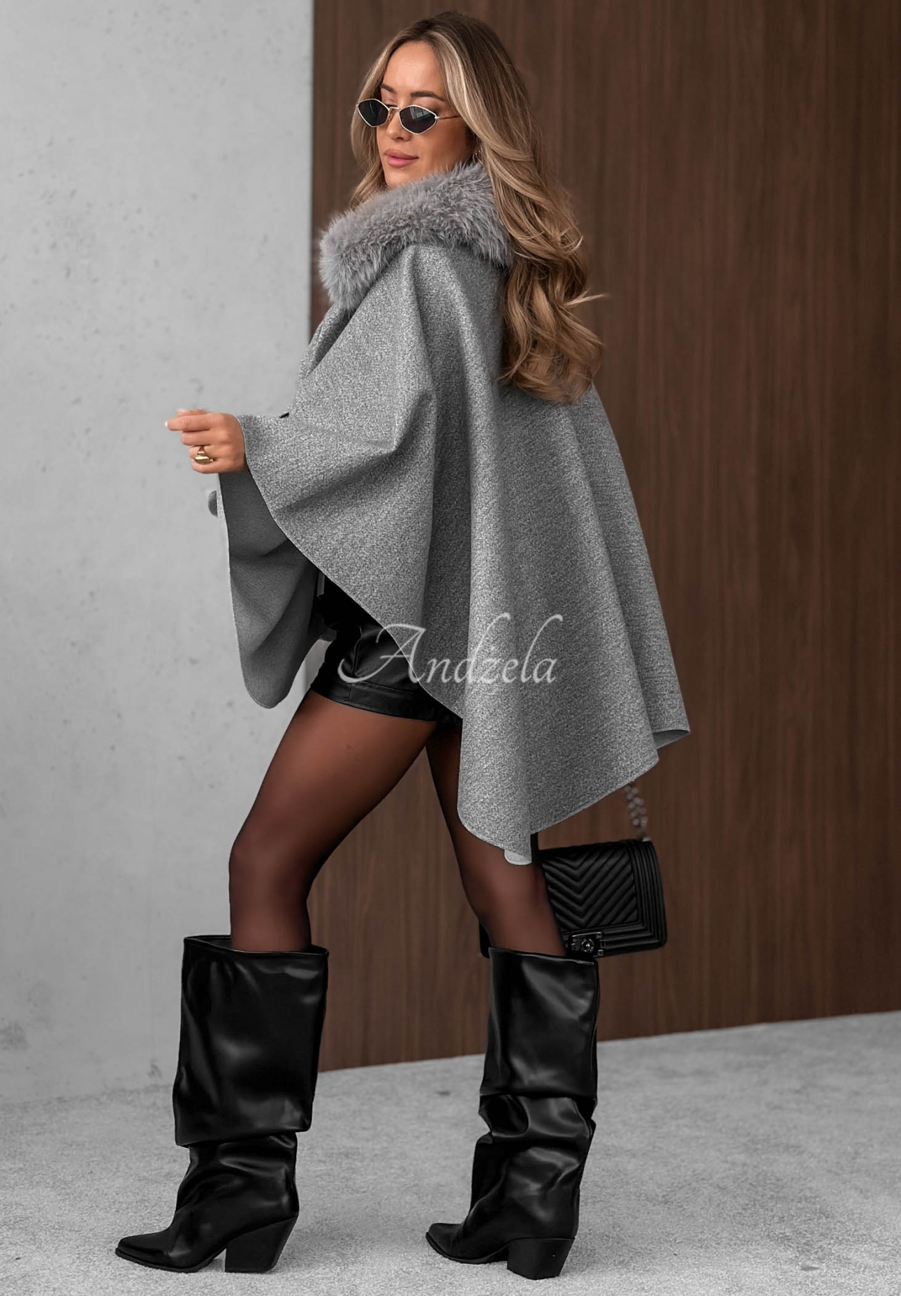 Poncho-Mantel mit Fellbesatz und Wolle Feather Soft Grau