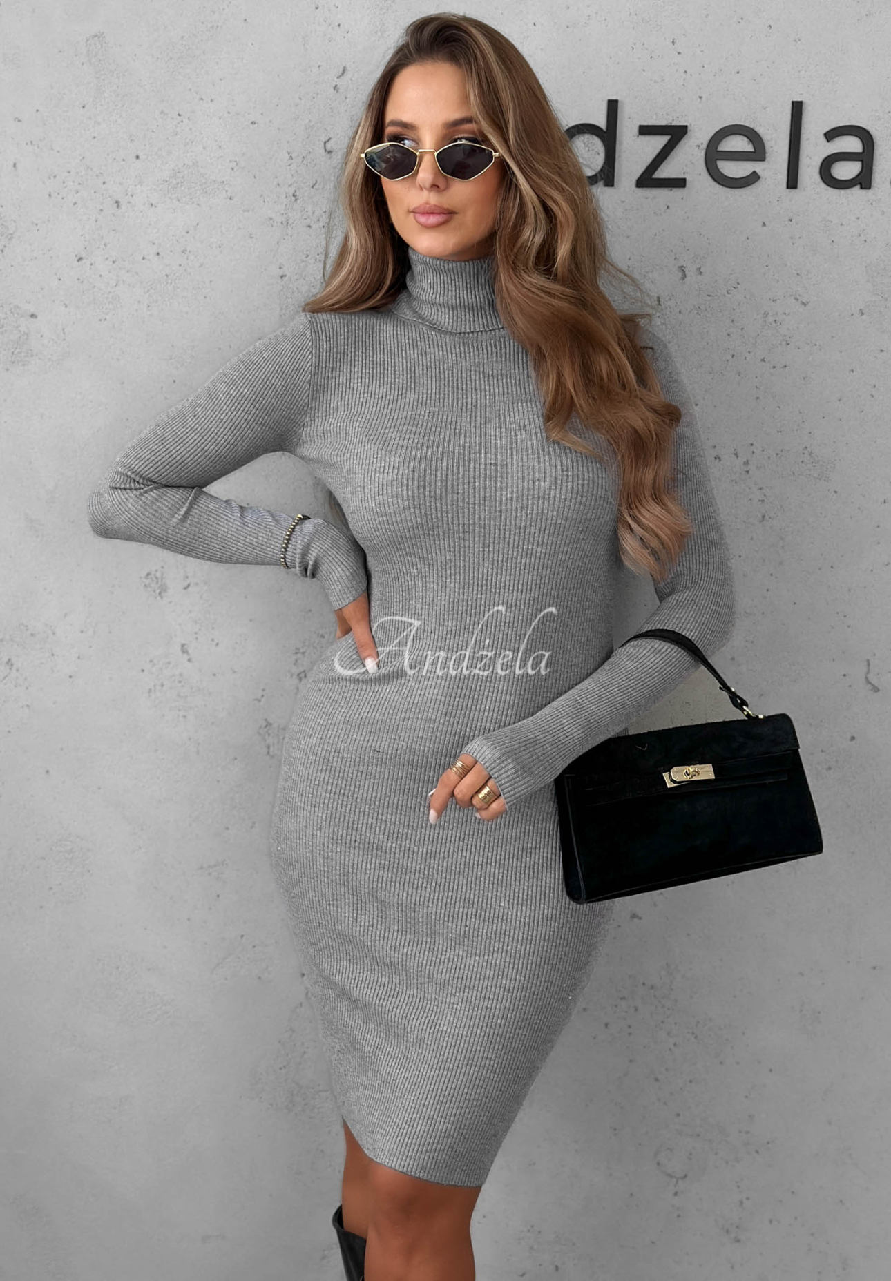 Geripptes Kleid mit Rollkragen aus Viskose The Good One Grau