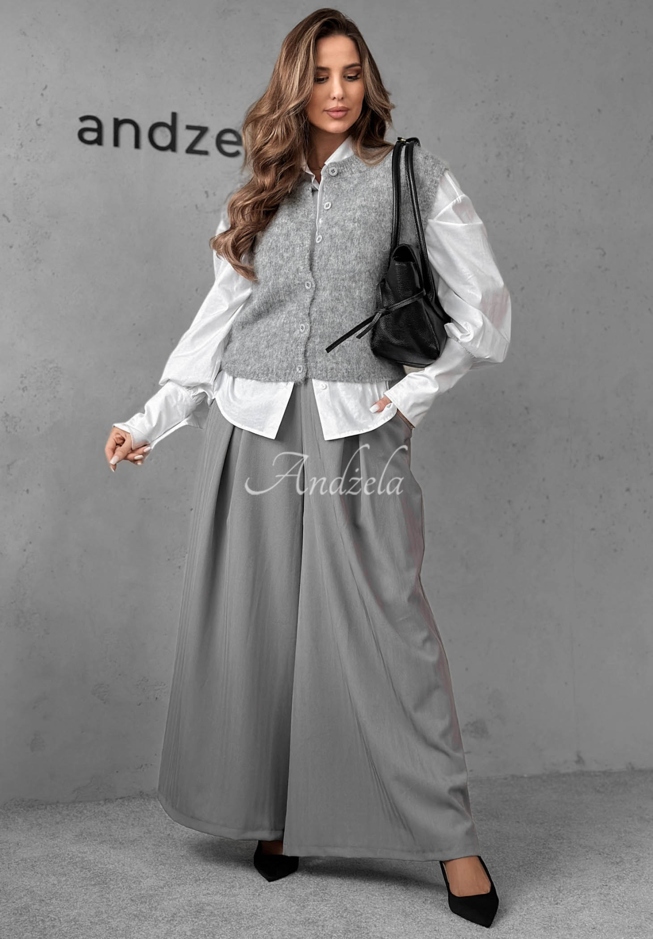 Kurze Strickweste mit Wollanteil Cloud Soft Grau