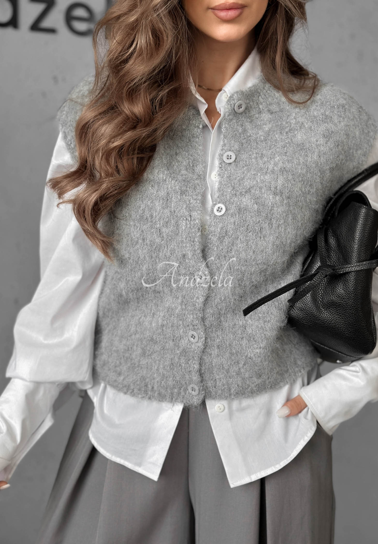 Kurze Strickweste mit Wollanteil Cloud Soft Grau